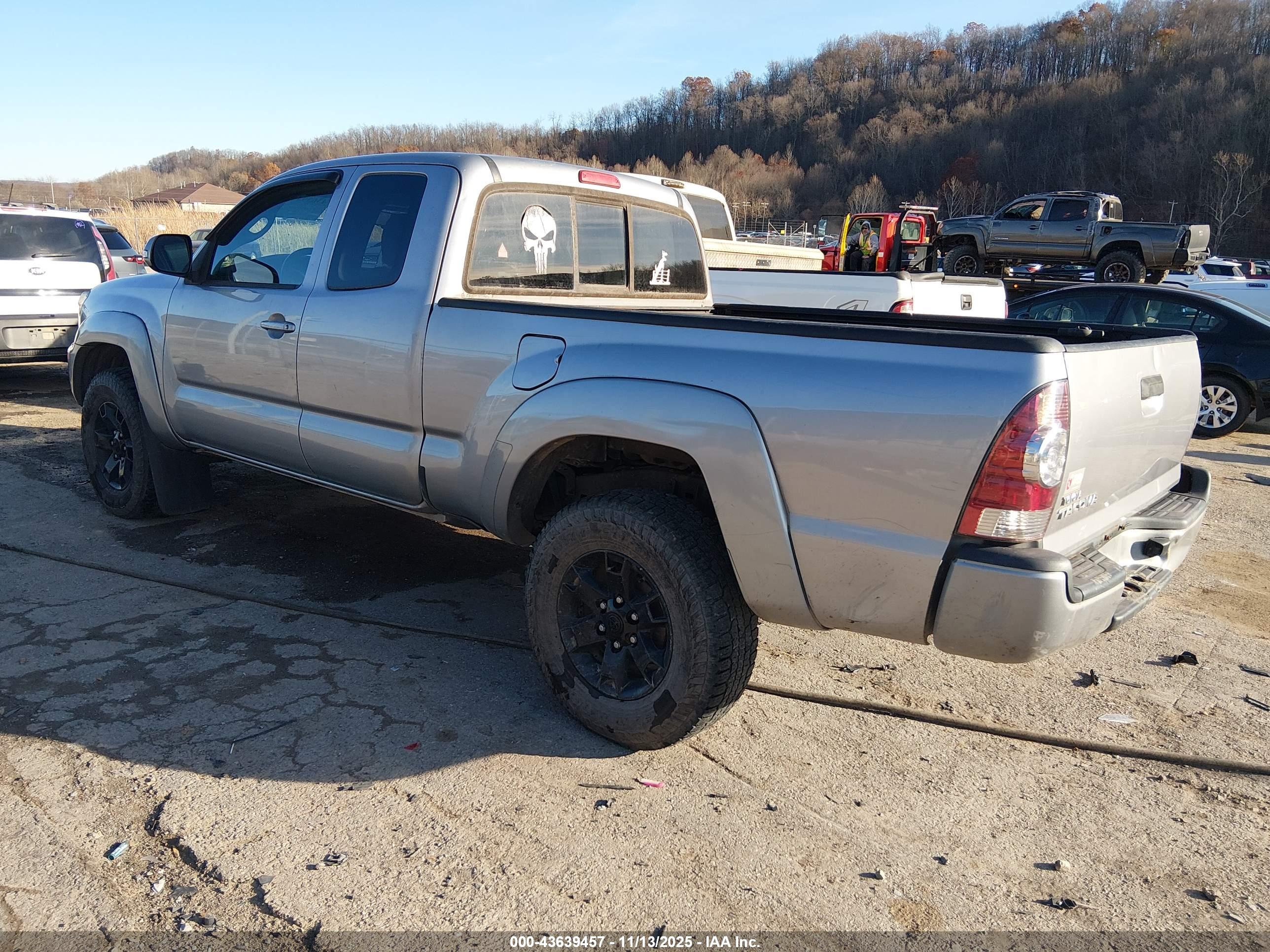 TOYOTA TACOMA image 3