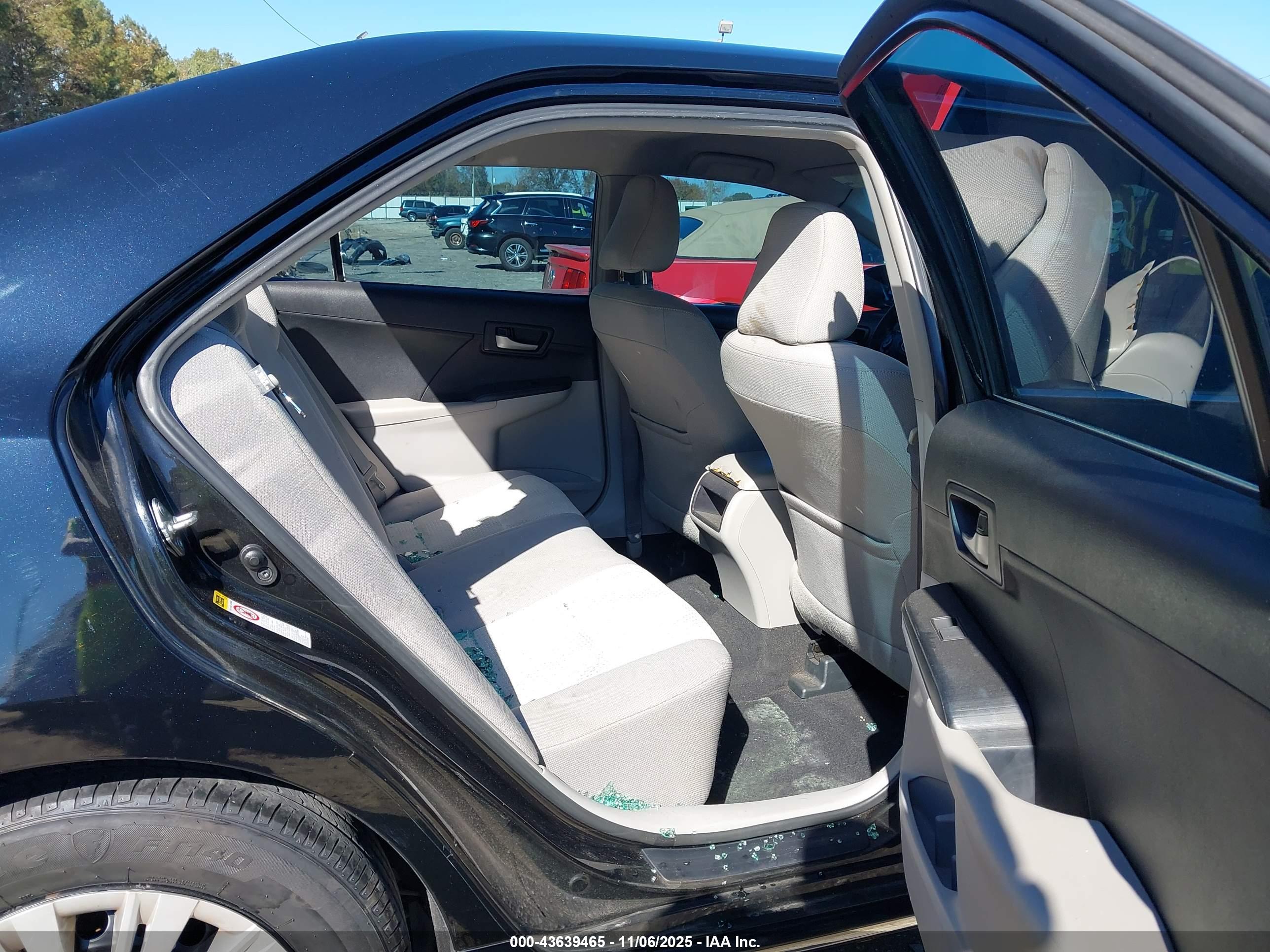 TOYOTA CAMRY image 8