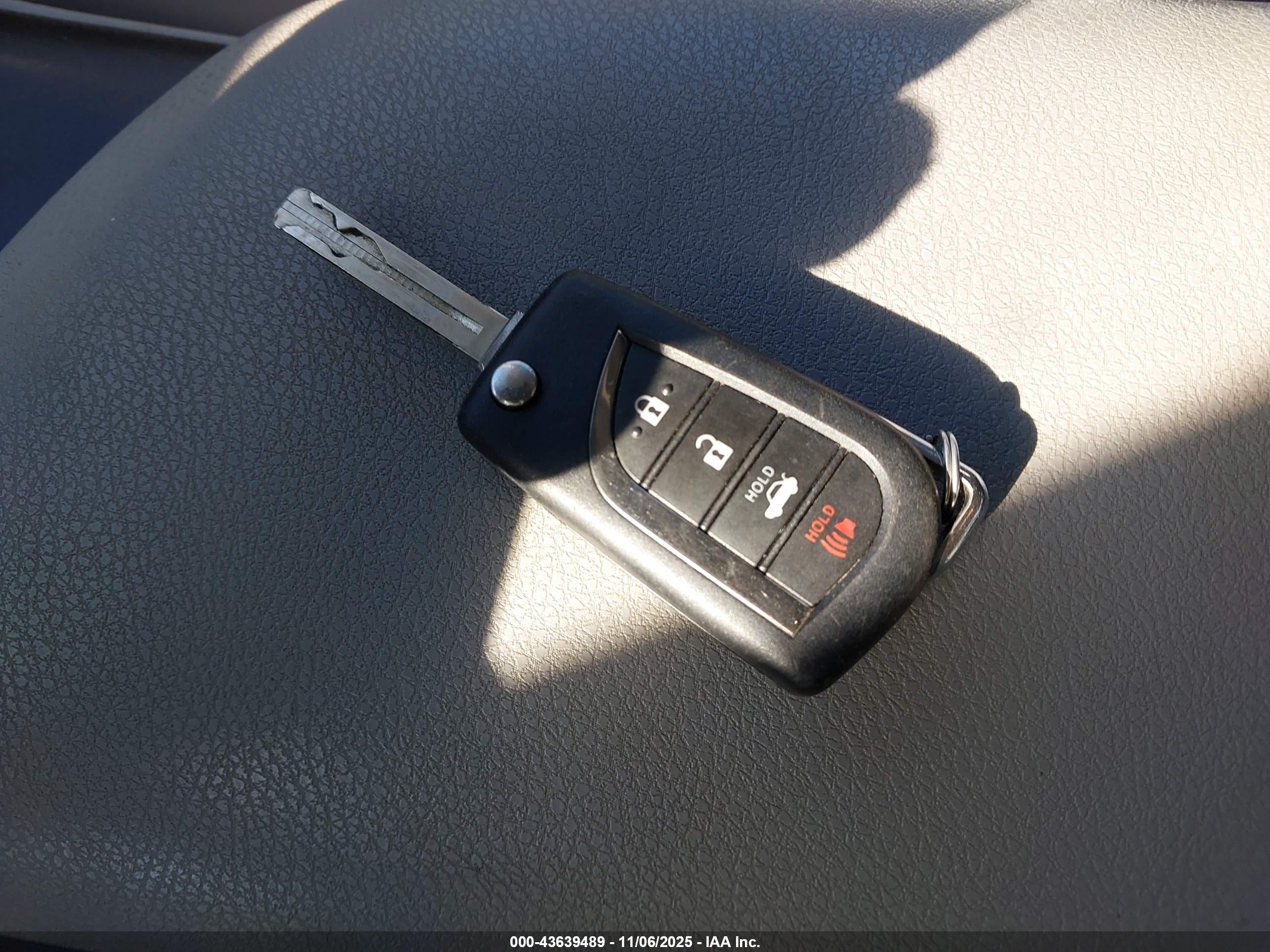 TOYOTA CAMRY image 11