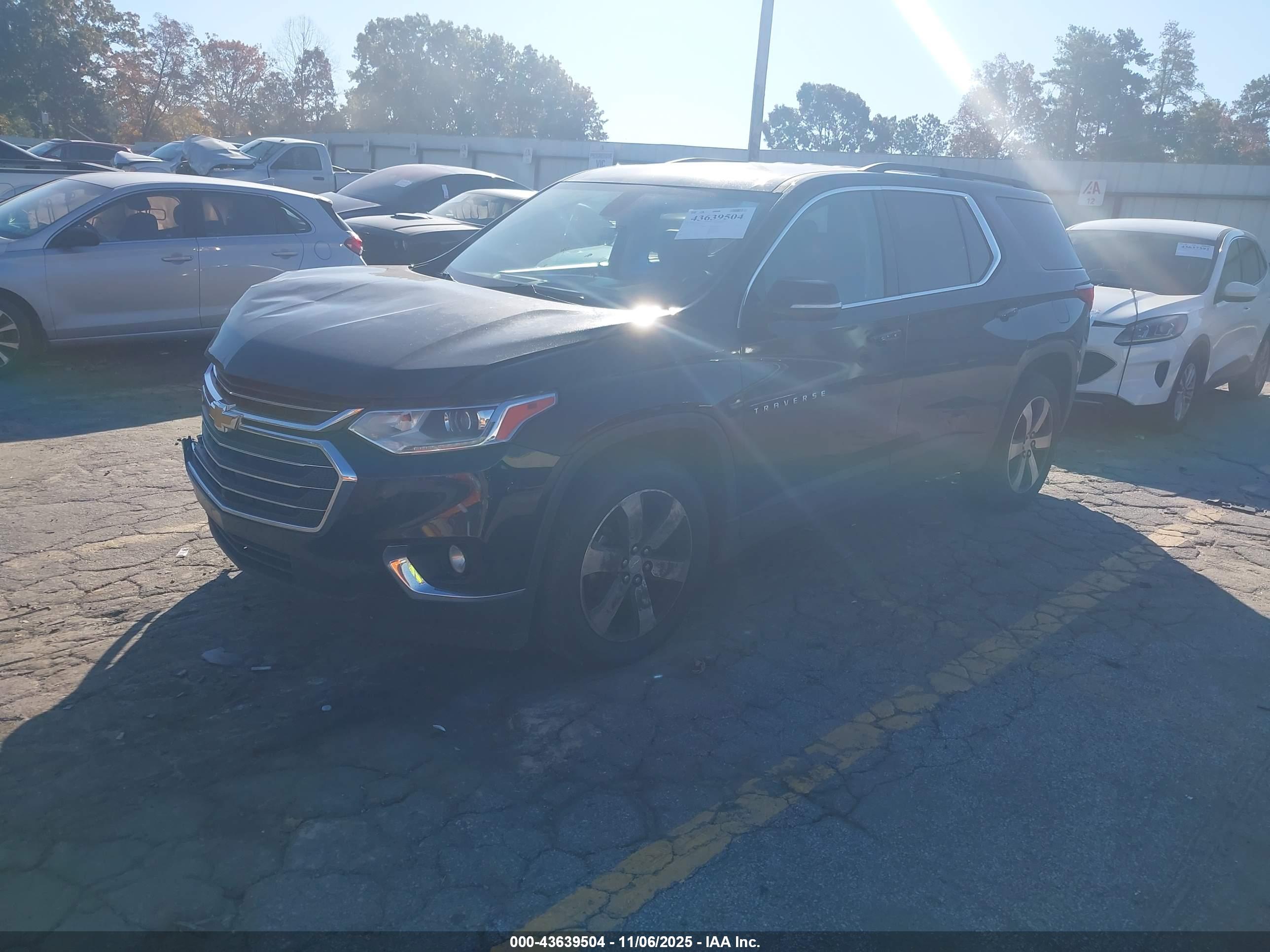 CHEVROLET TRAVERSE image 2