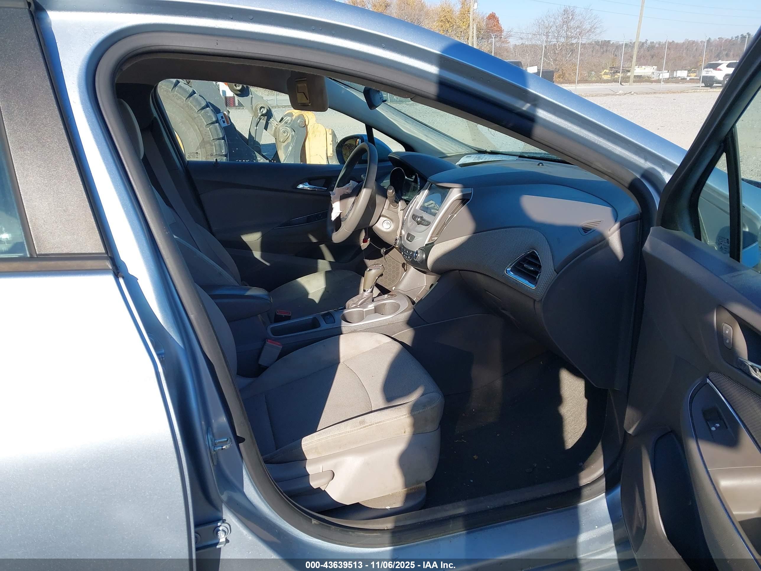 CHEVROLET CRUZE image 5
