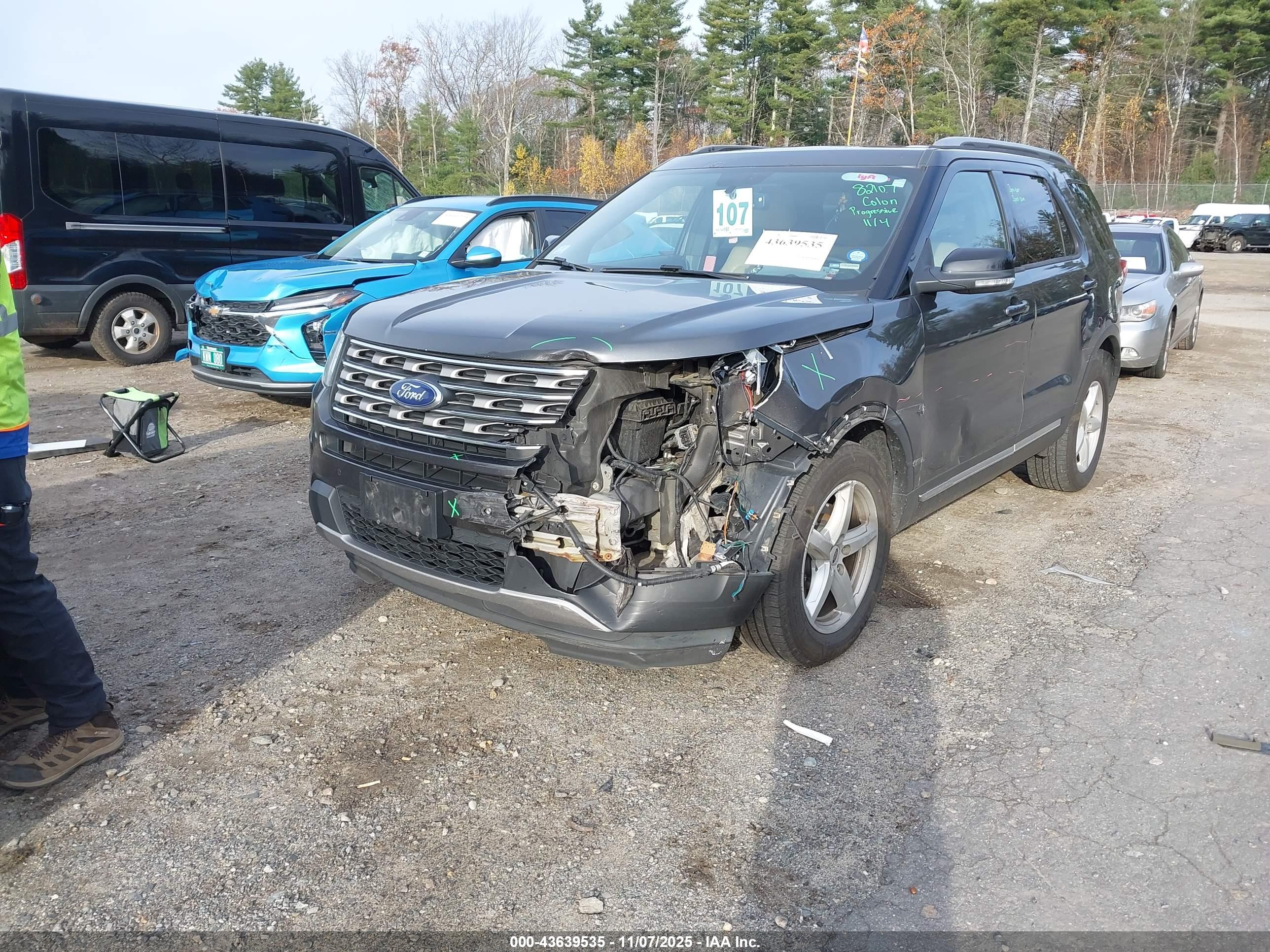 FORD EXPLORER image 2