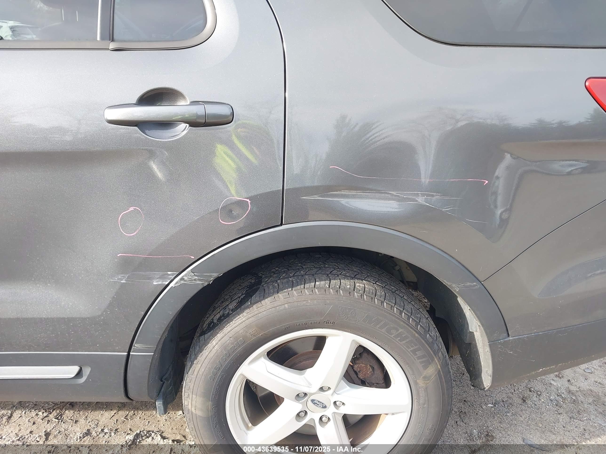 FORD EXPLORER image 6