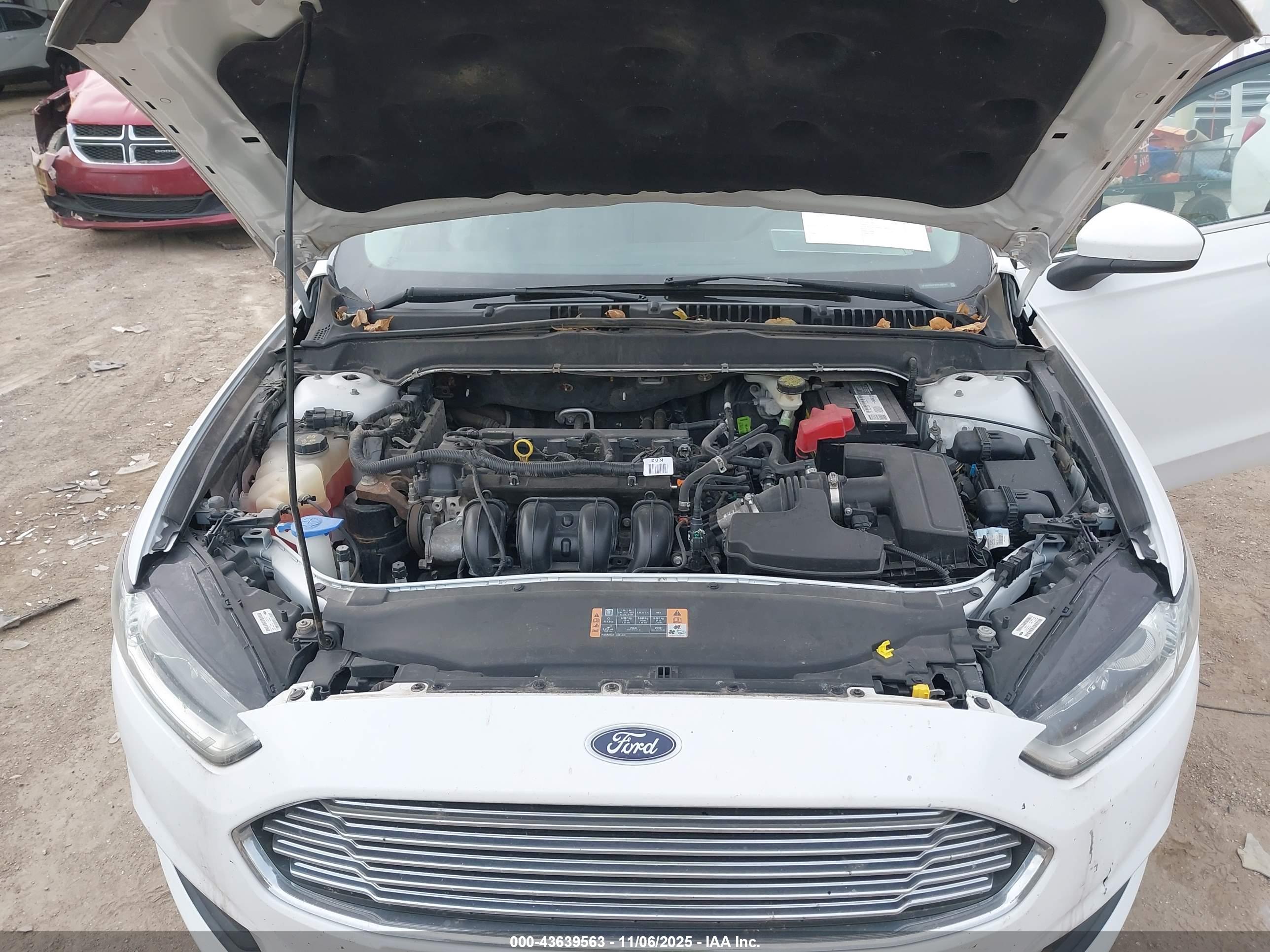 FORD FUSION image 10