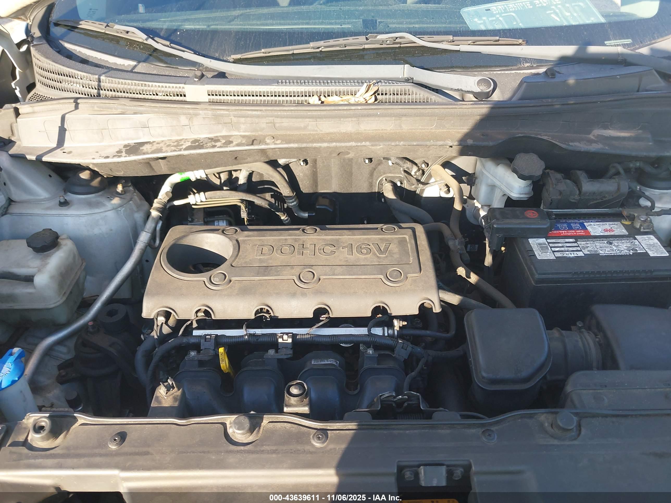 HYUNDAI TUCSON image 10