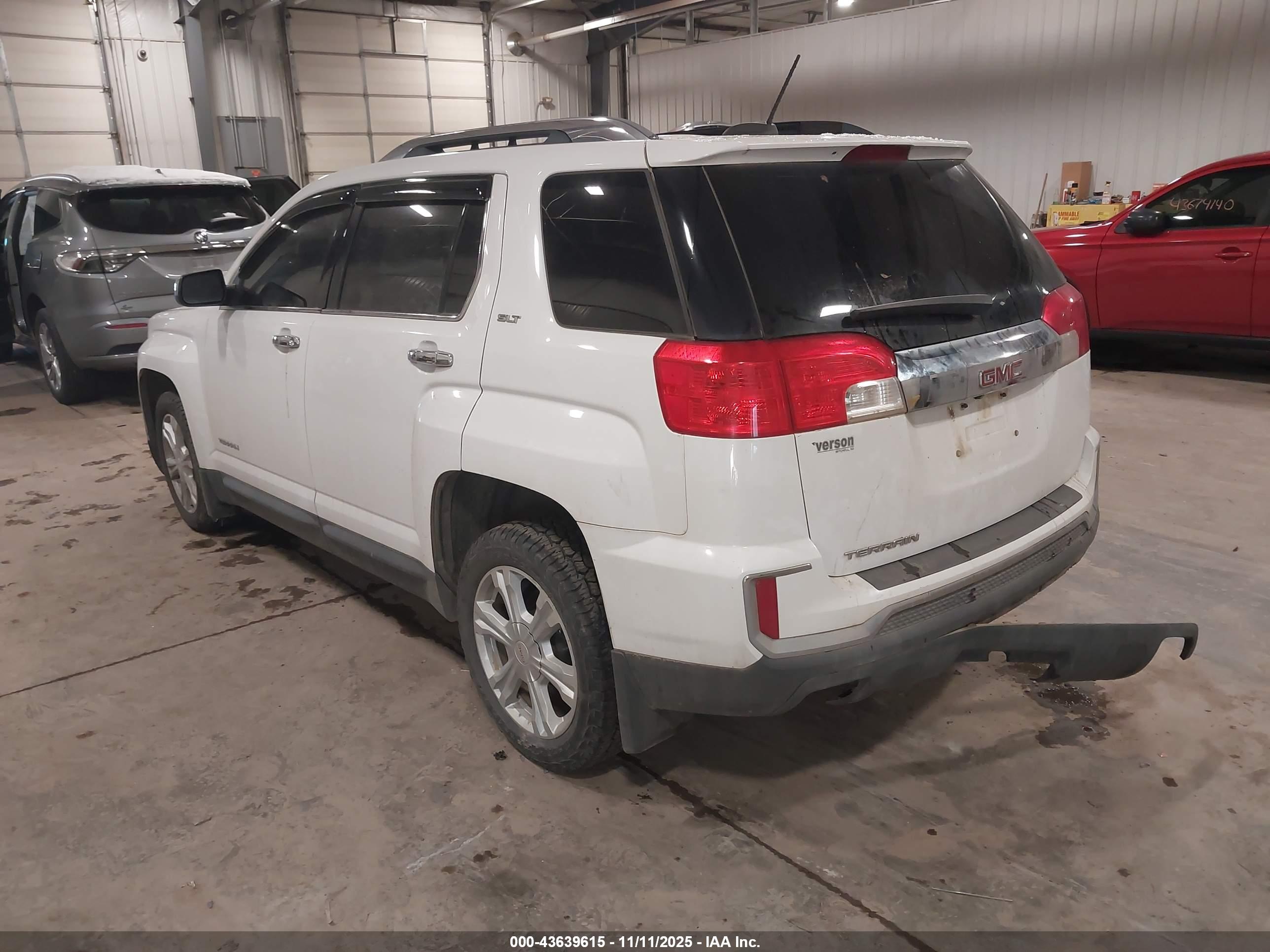 GMC TERRAIN image 3