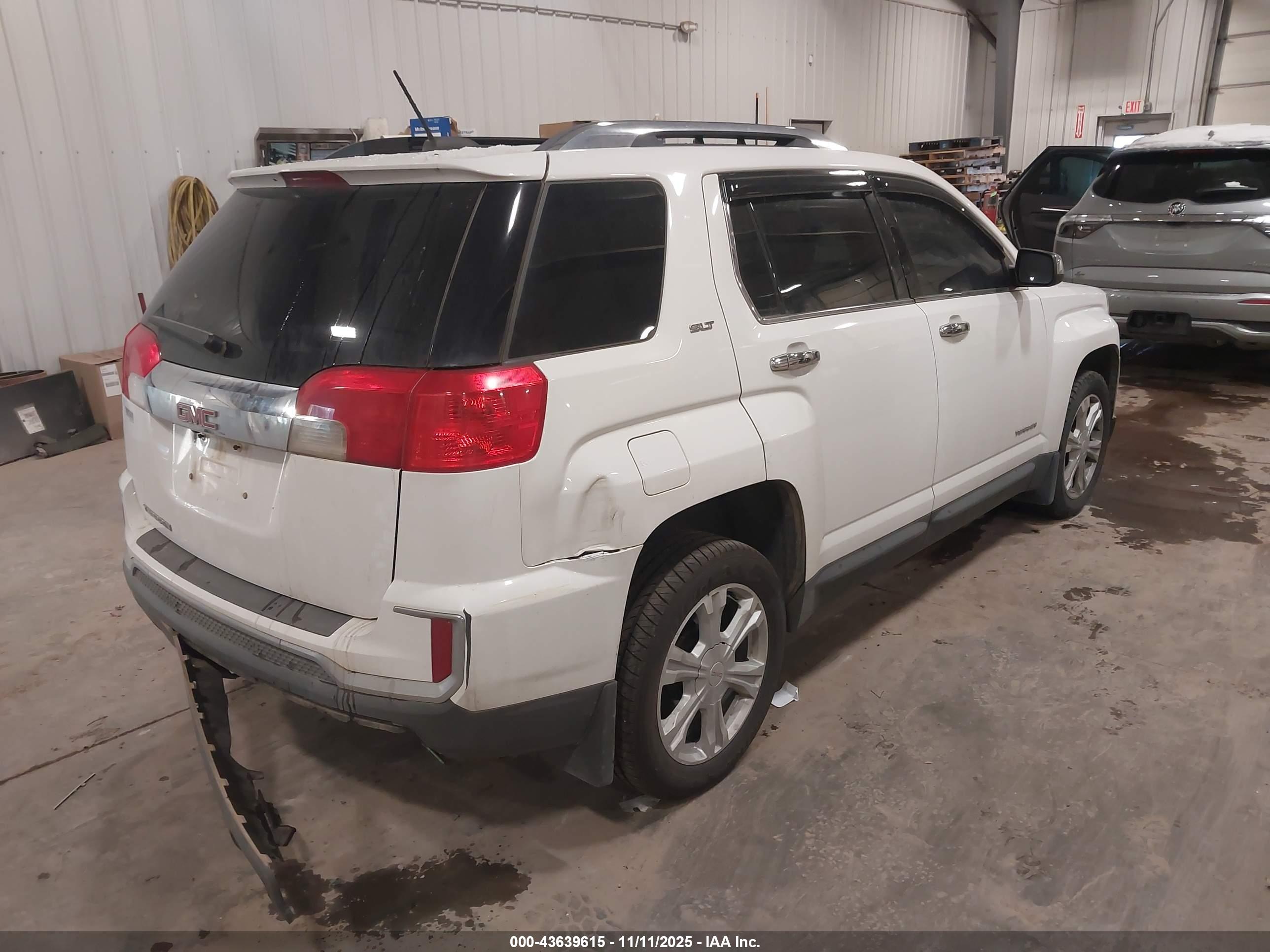 GMC TERRAIN image 4