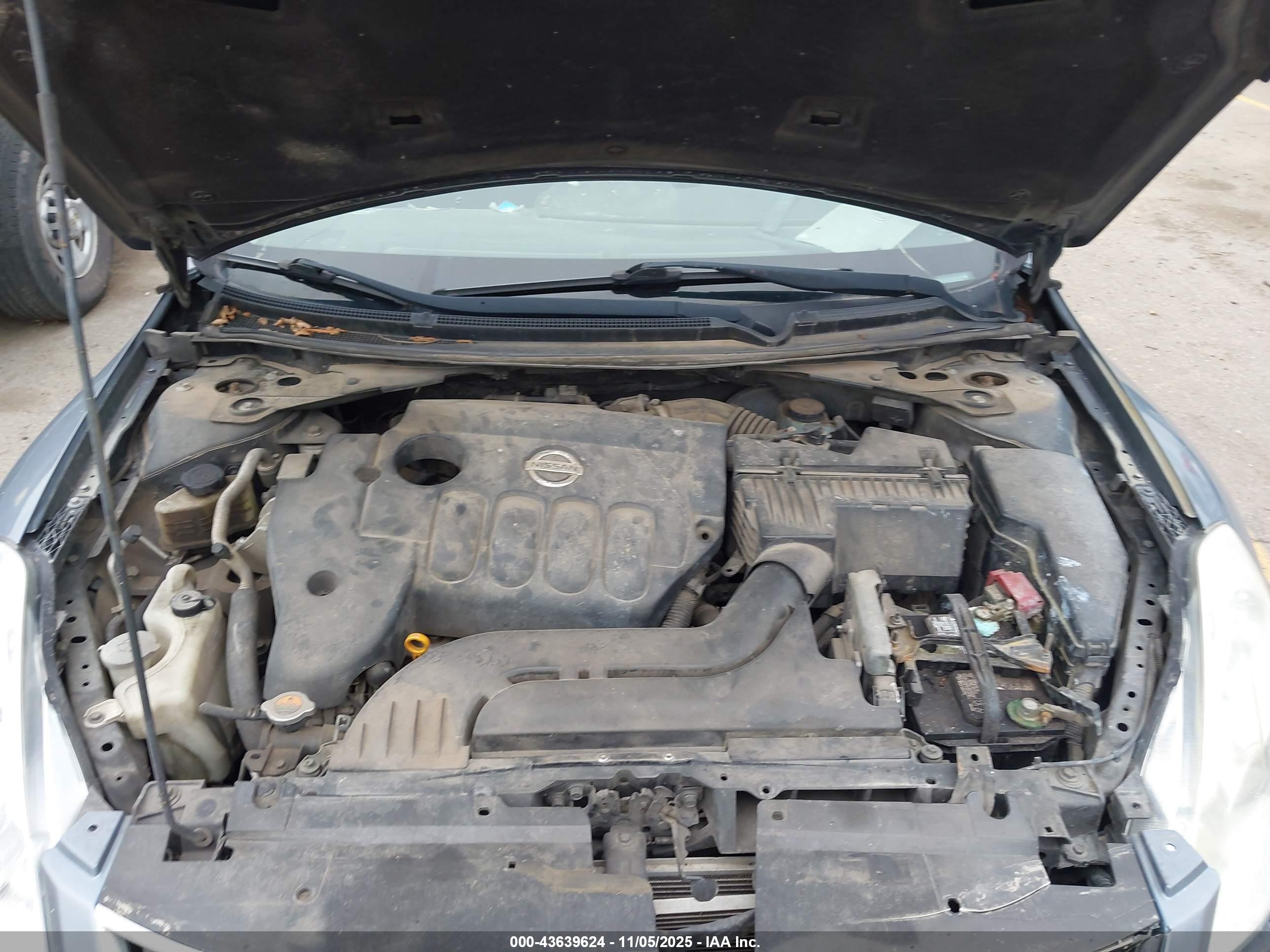 NISSAN ALTIMA image 10
