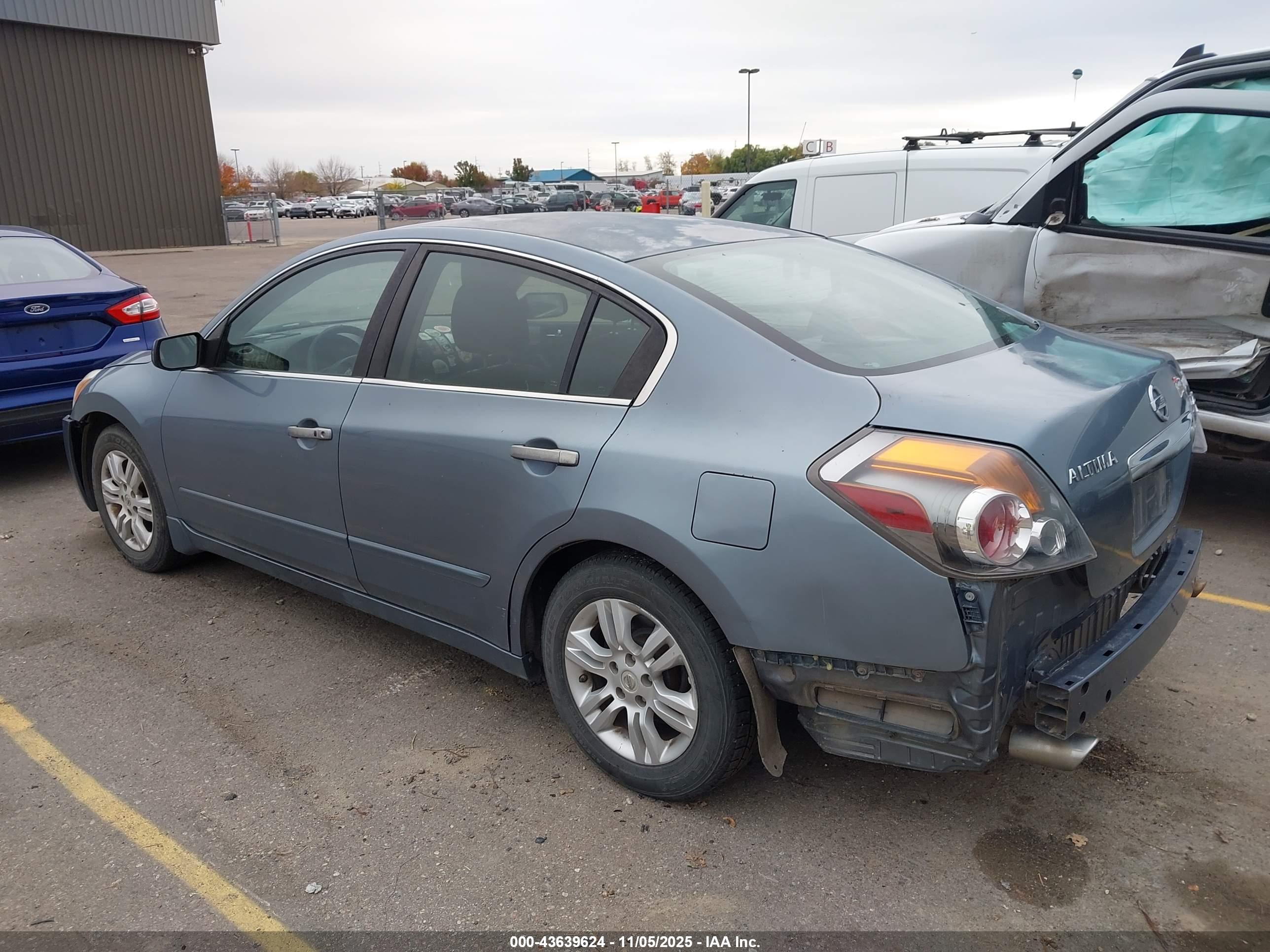 NISSAN ALTIMA image 3