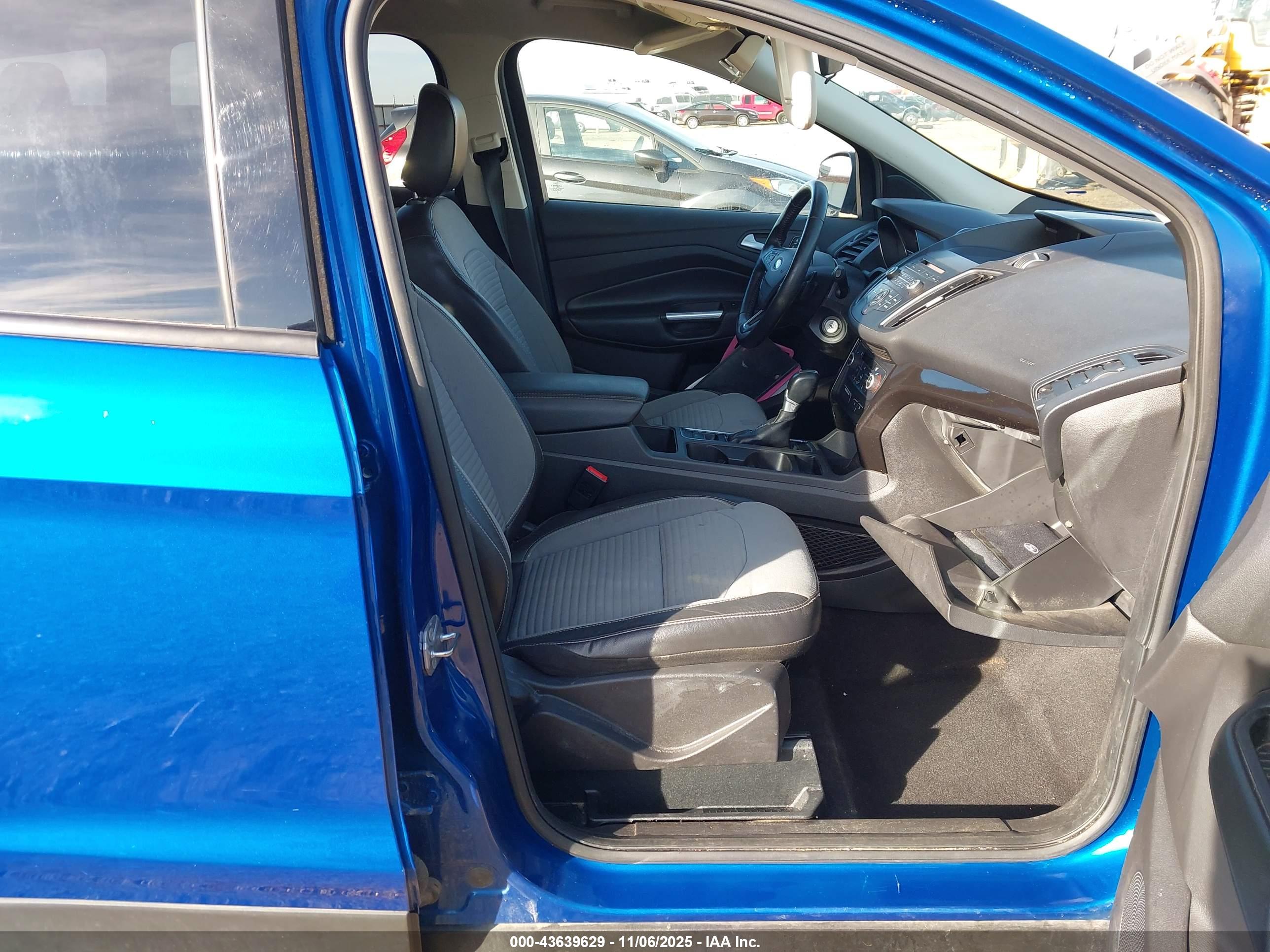 FORD ESCAPE image 5