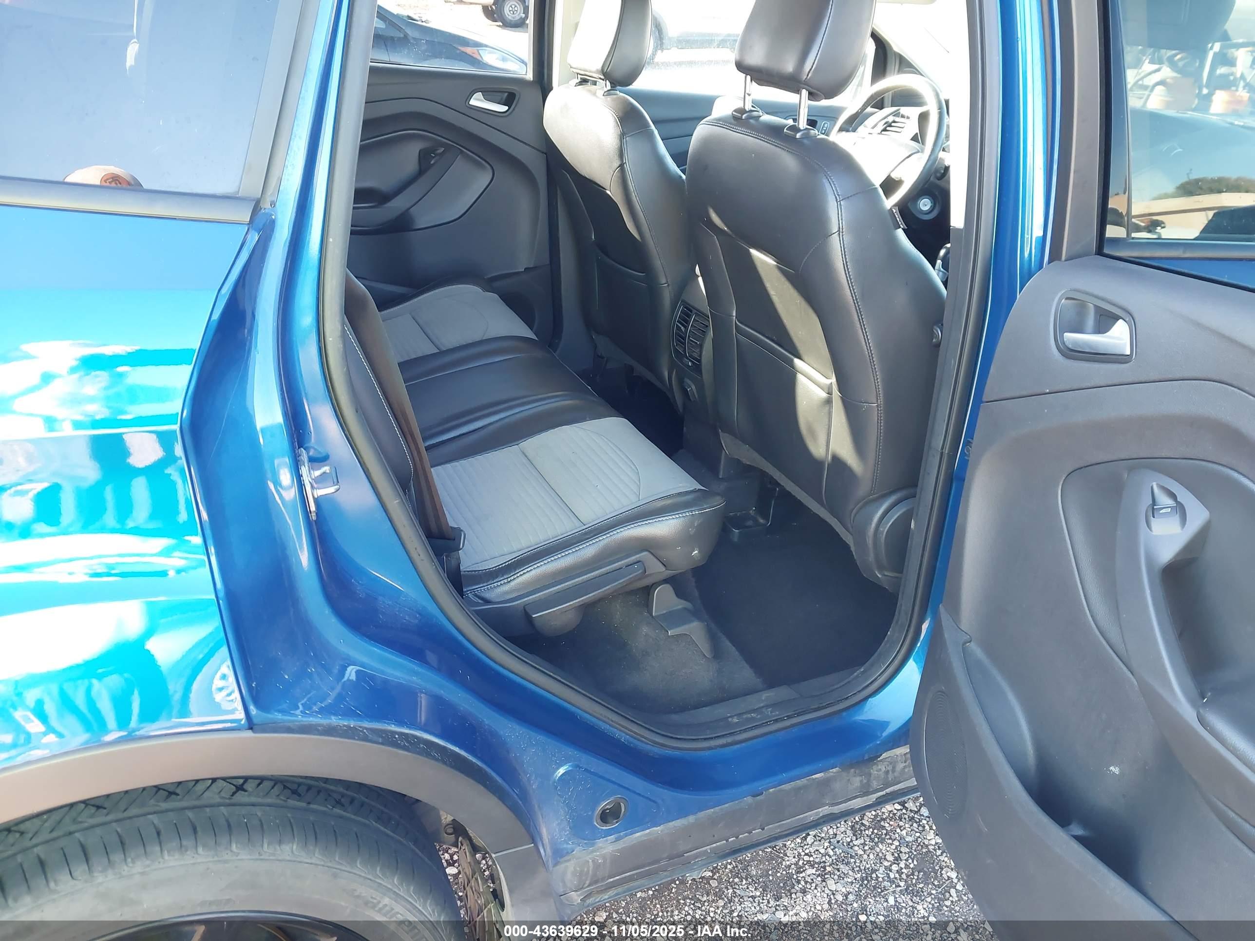 FORD ESCAPE image 8