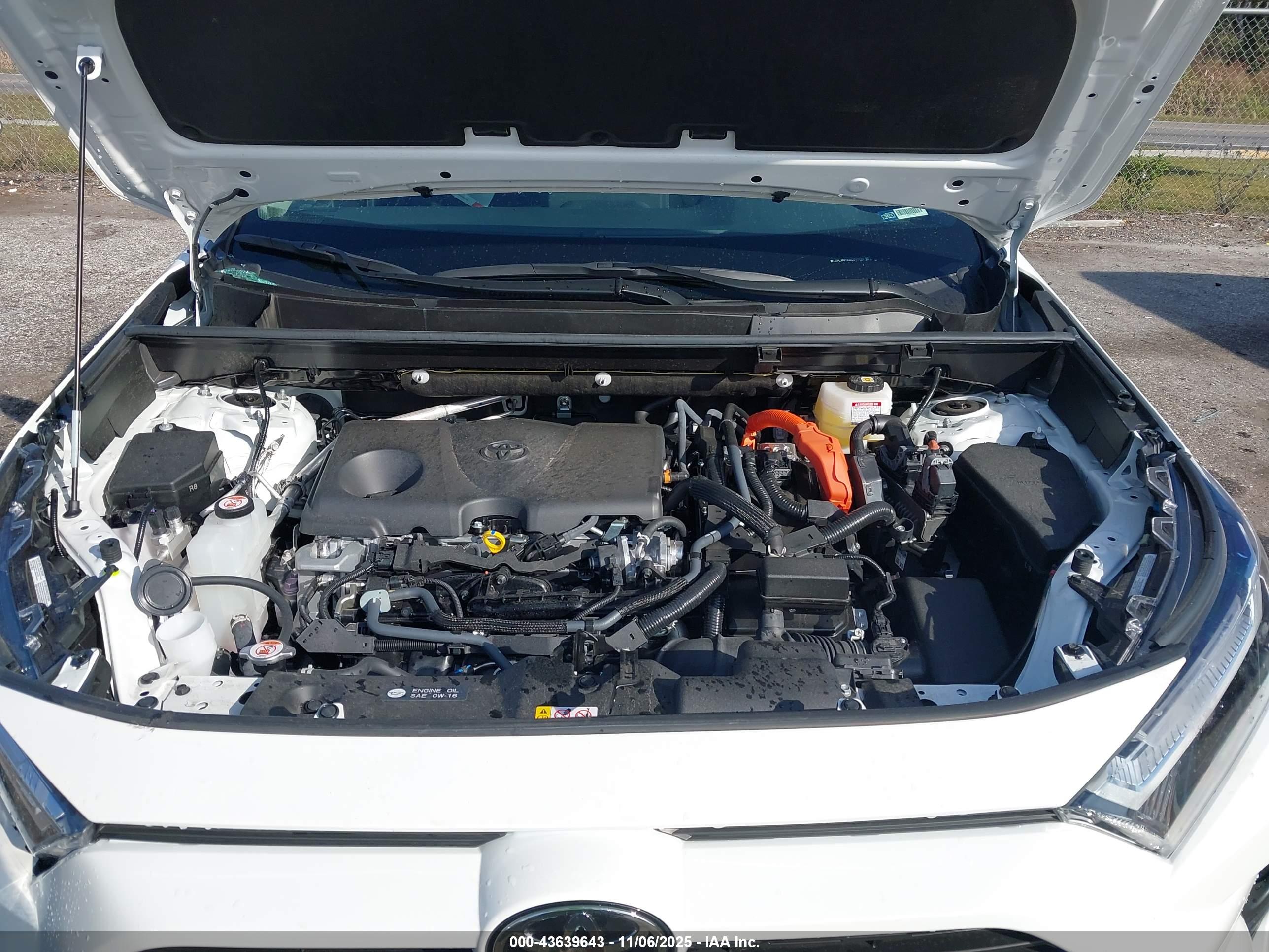 TOYOTA RAV4 image 10