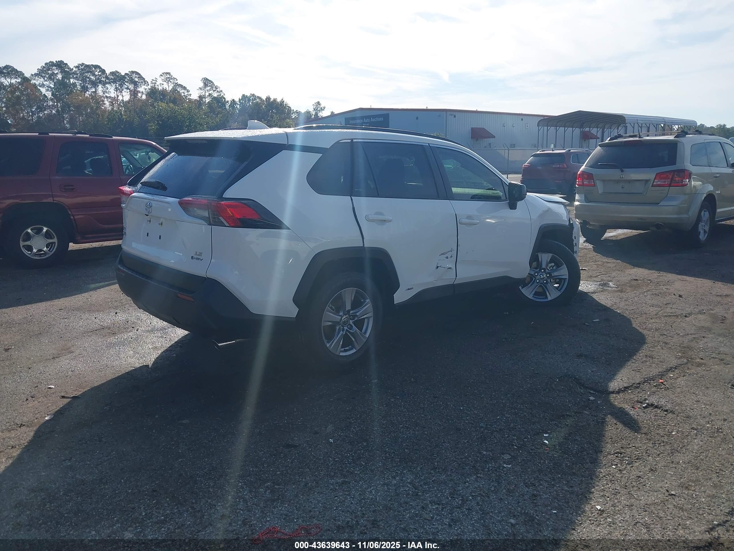 TOYOTA RAV4 image 4