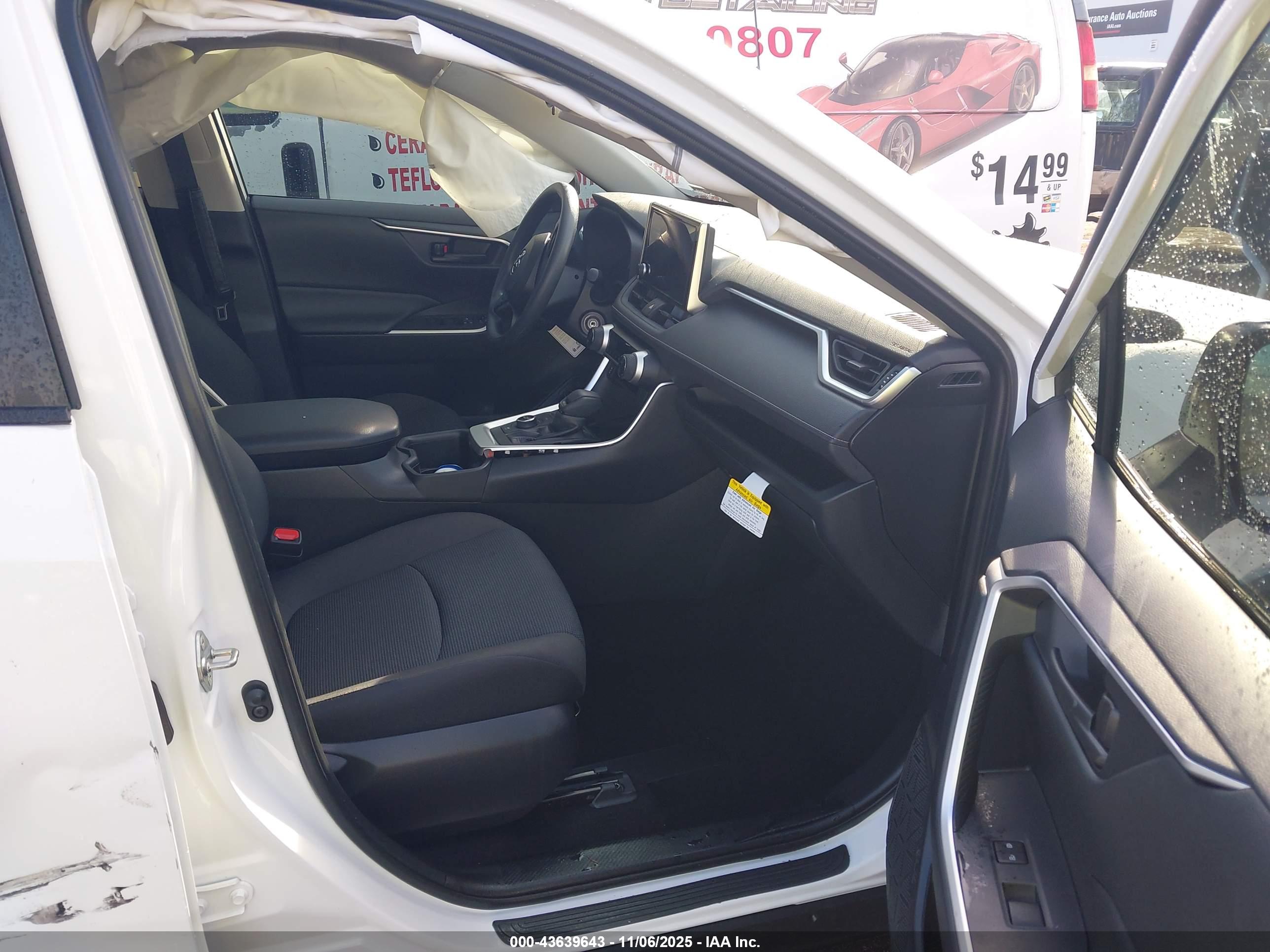 TOYOTA RAV4 image 5