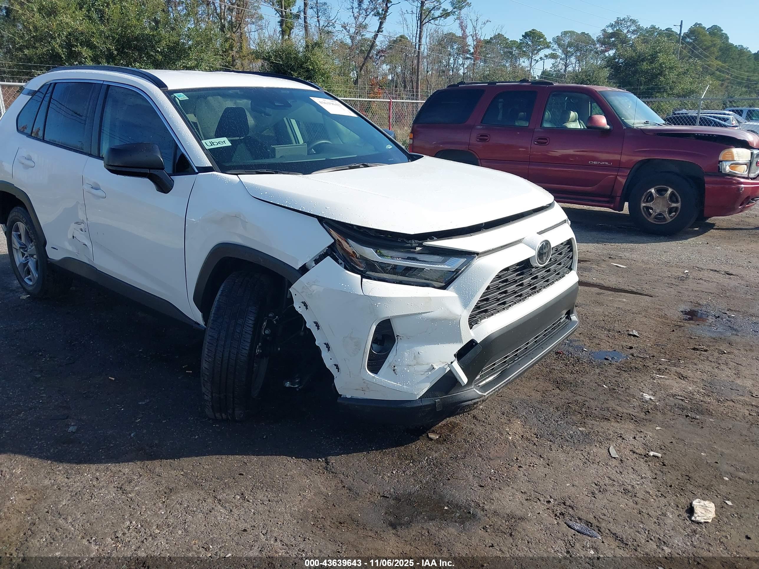 TOYOTA RAV4 image 6