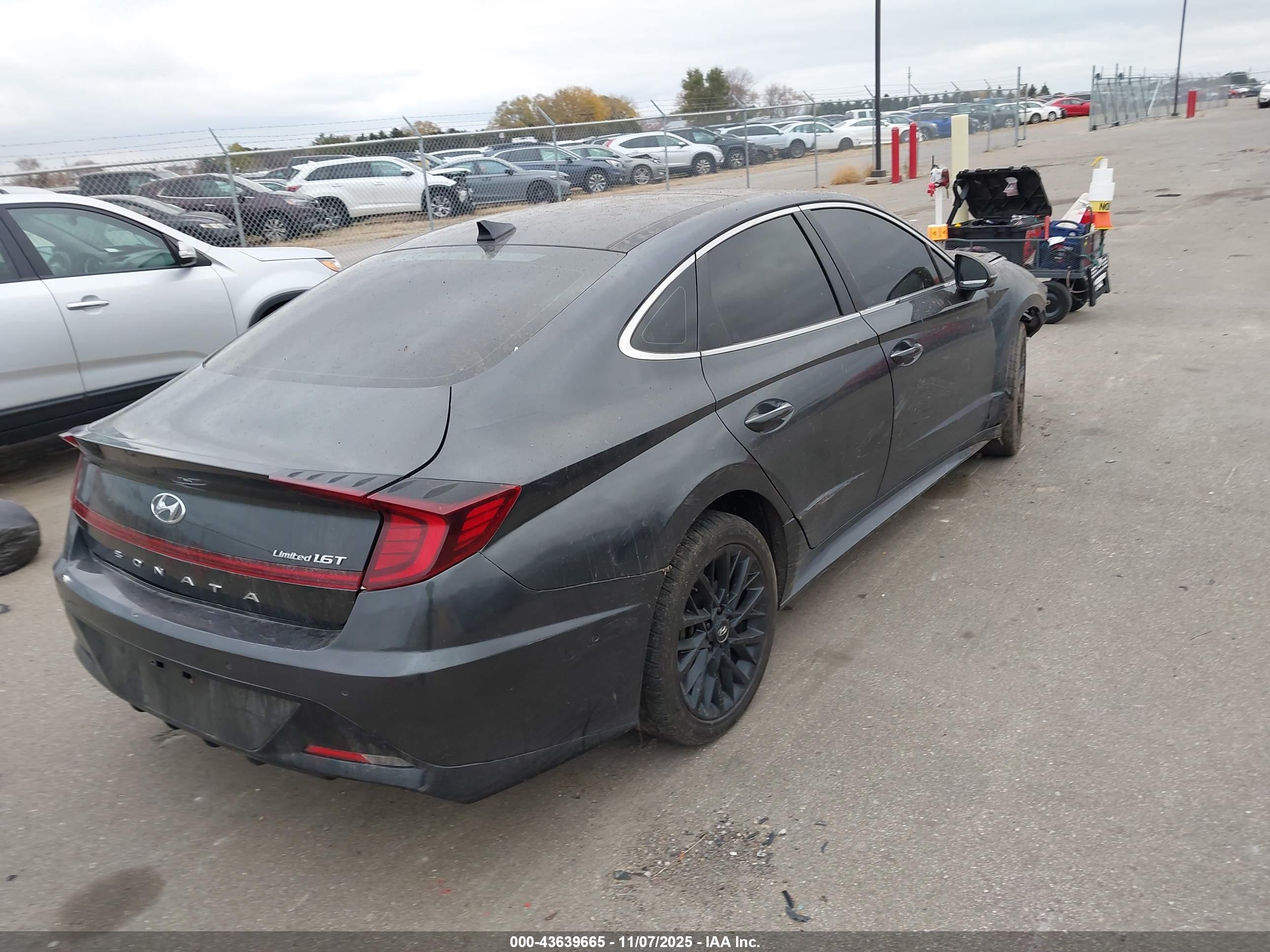 HYUNDAI SONATA image 4