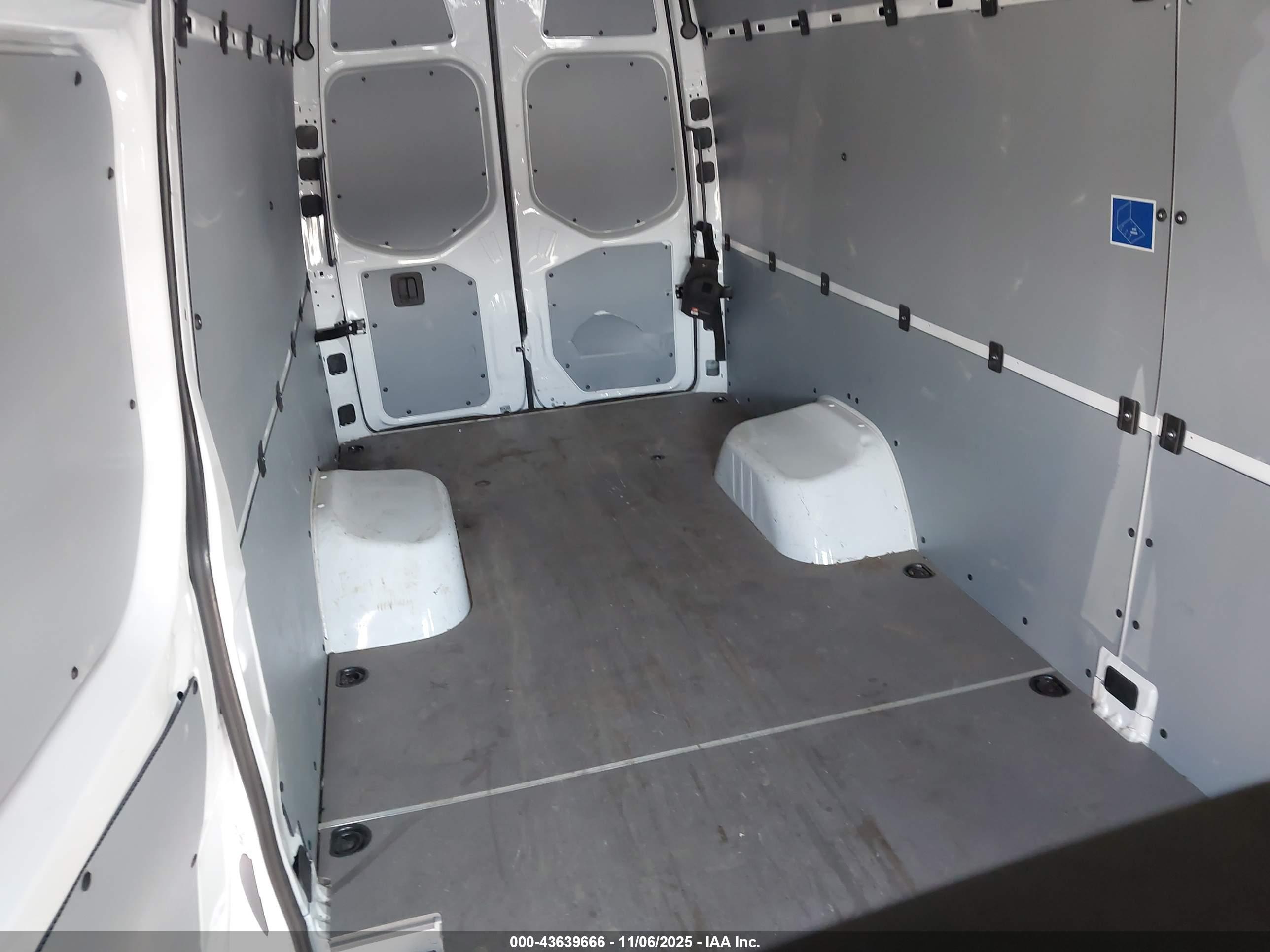 MERCEDES-BENZ SPRINTER image 8