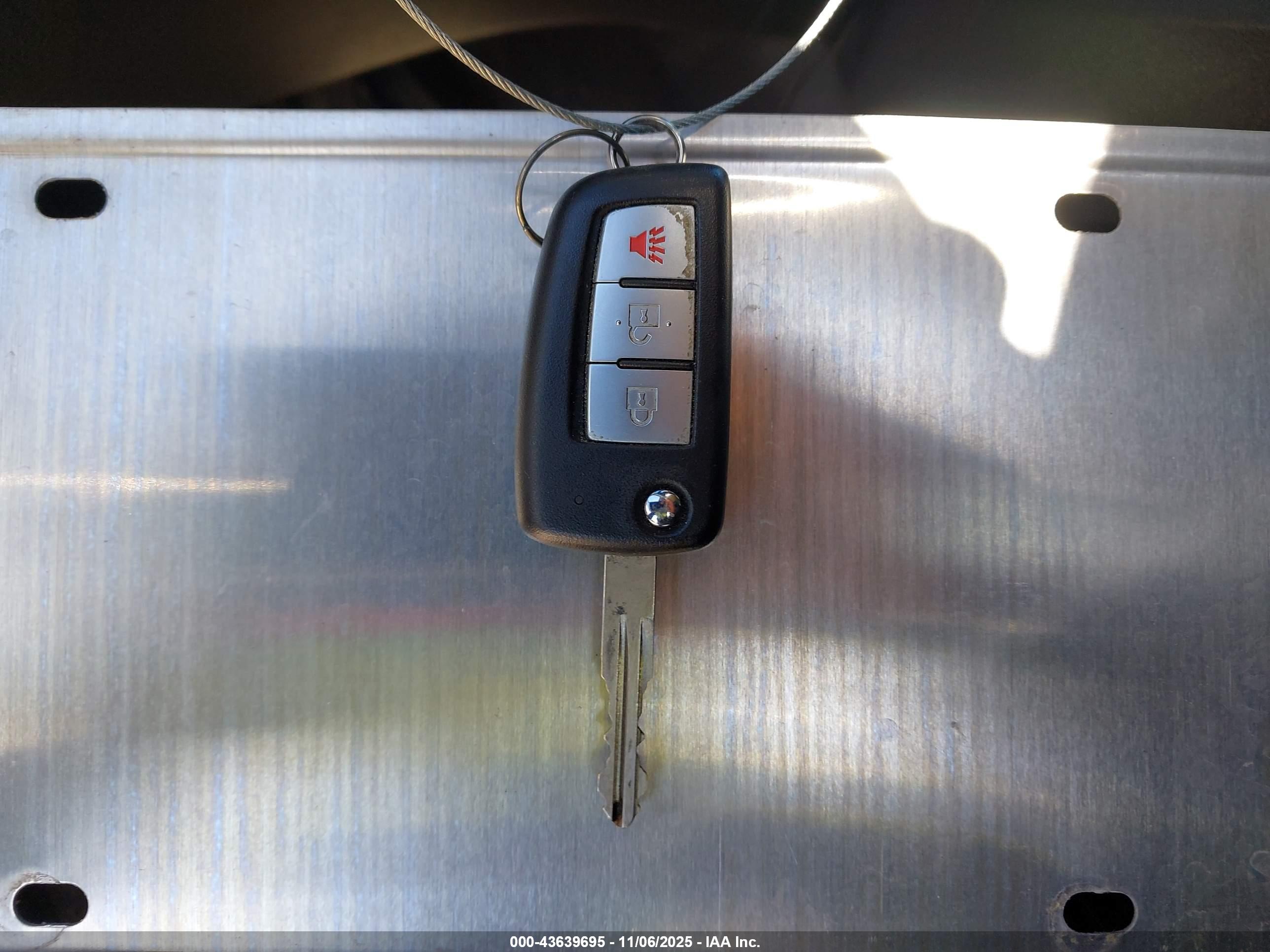 NISSAN ROGUE image 11