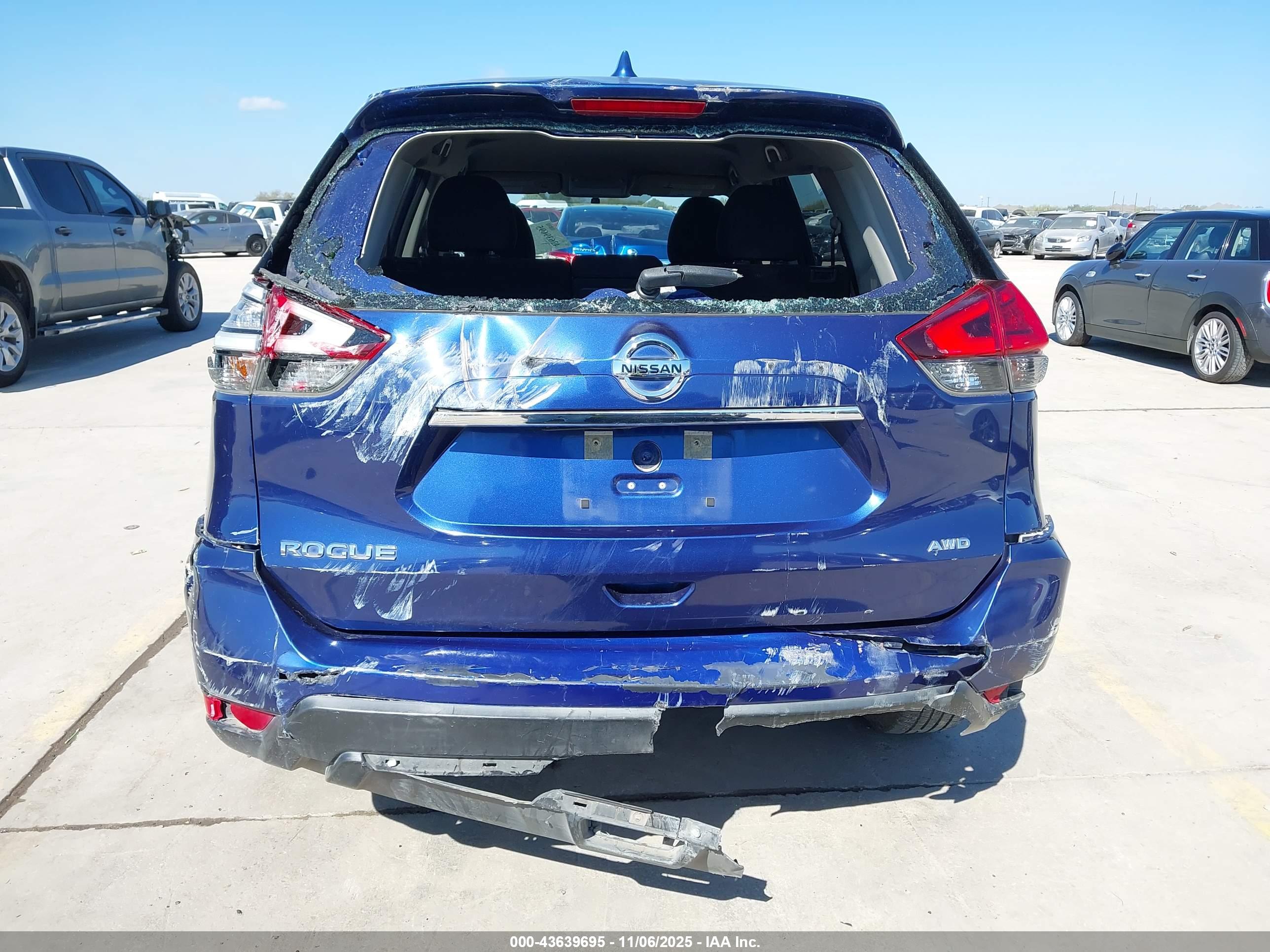 NISSAN ROGUE image 6