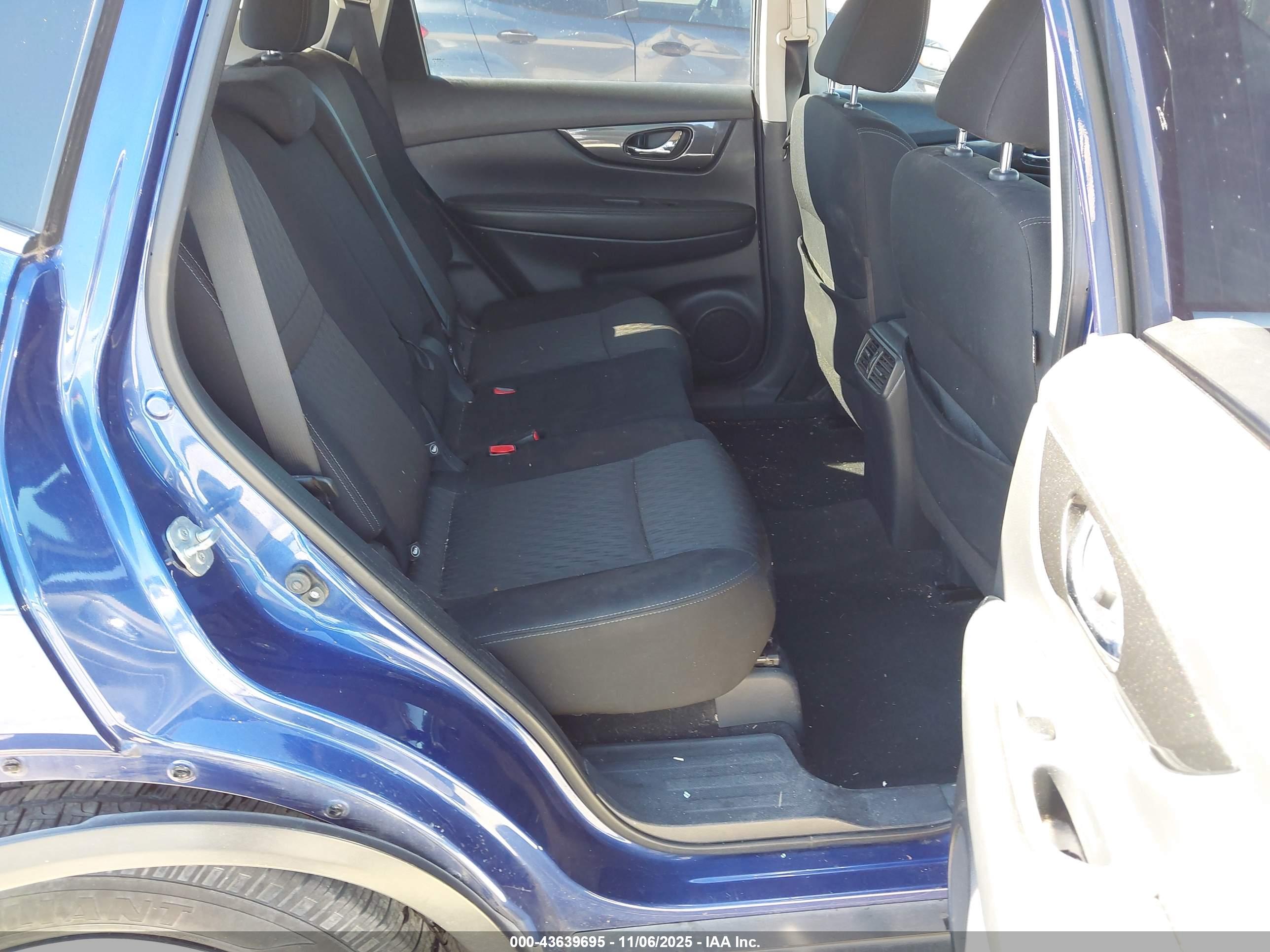 NISSAN ROGUE image 8