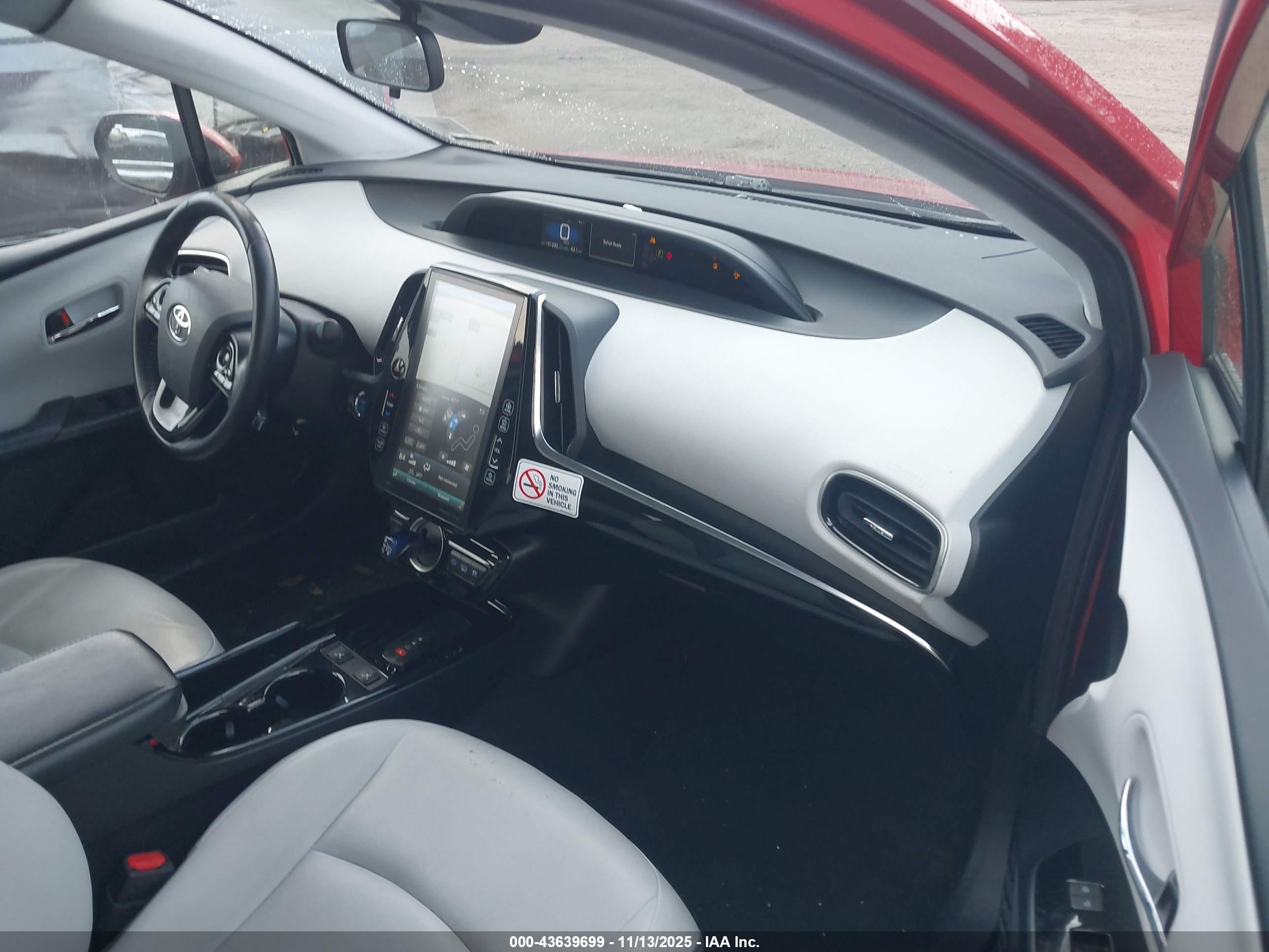 TOYOTA PRIUS image 5