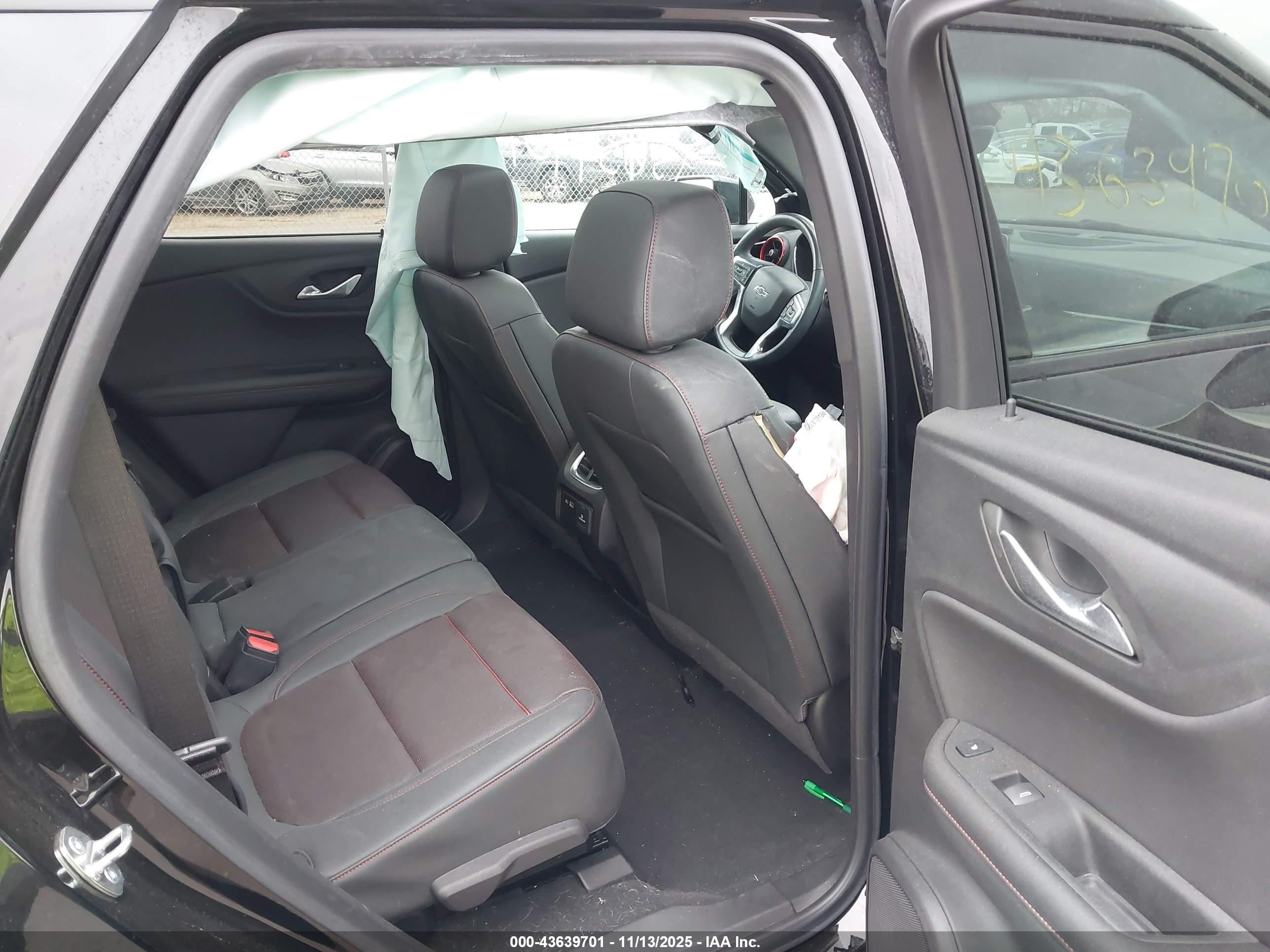 CHEVROLET BLAZER image 8