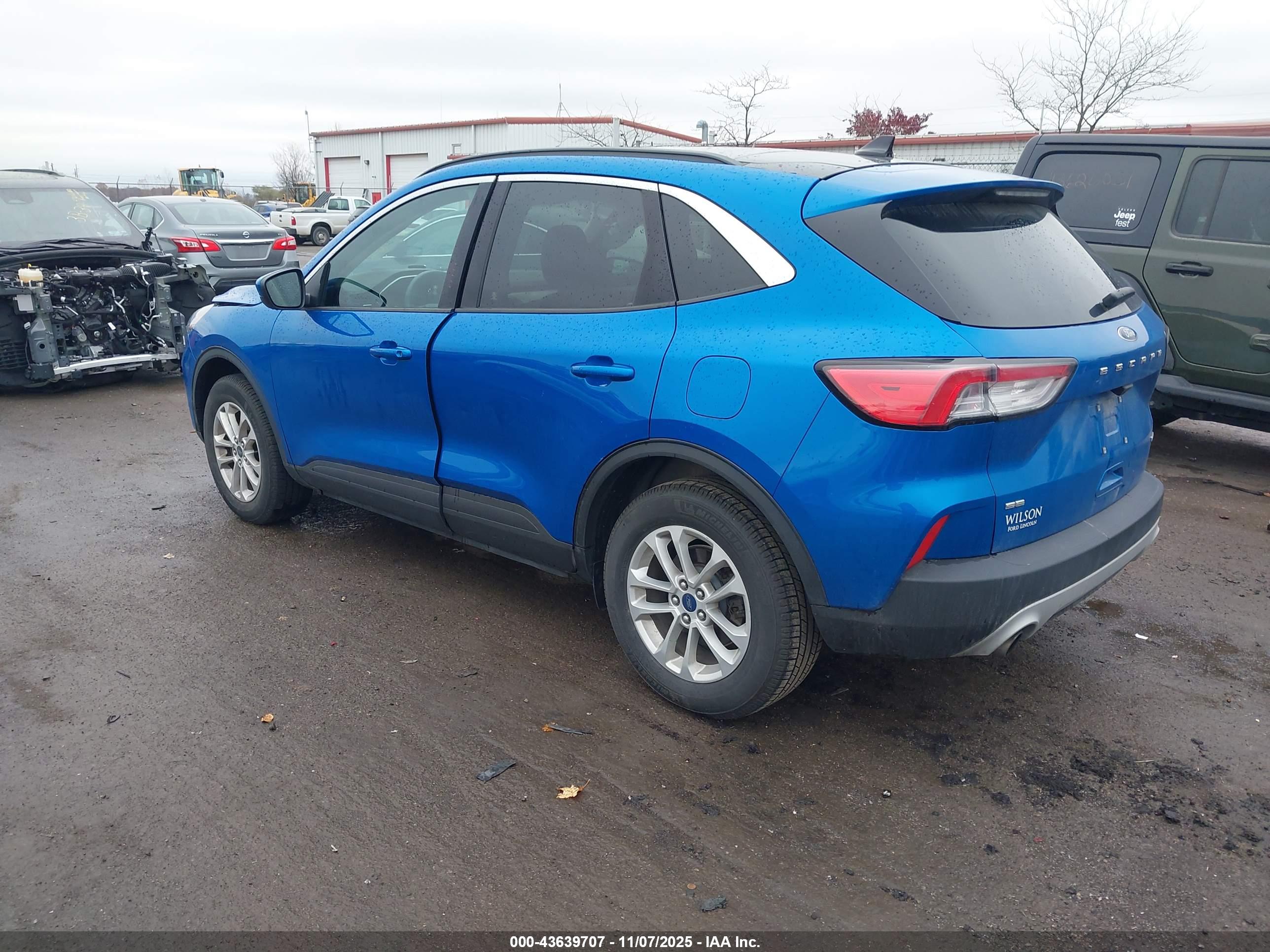 FORD ESCAPE image 3