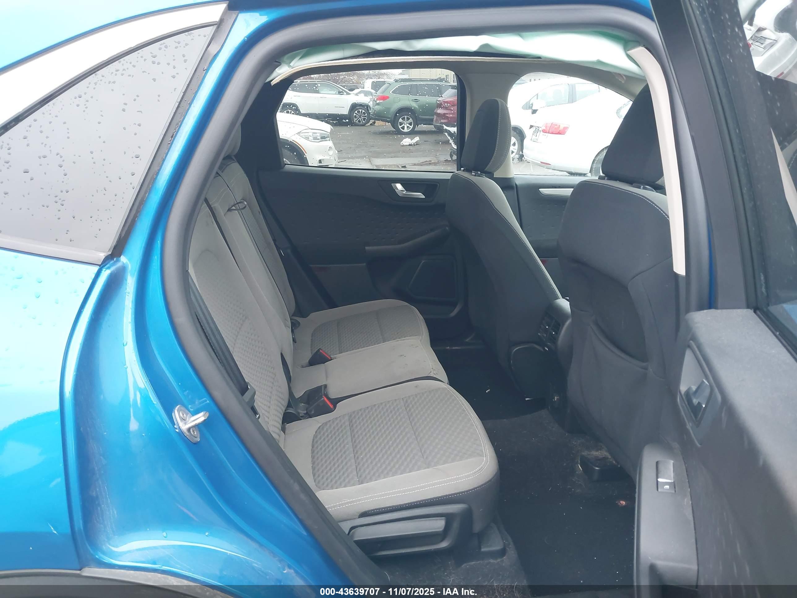 FORD ESCAPE image 8