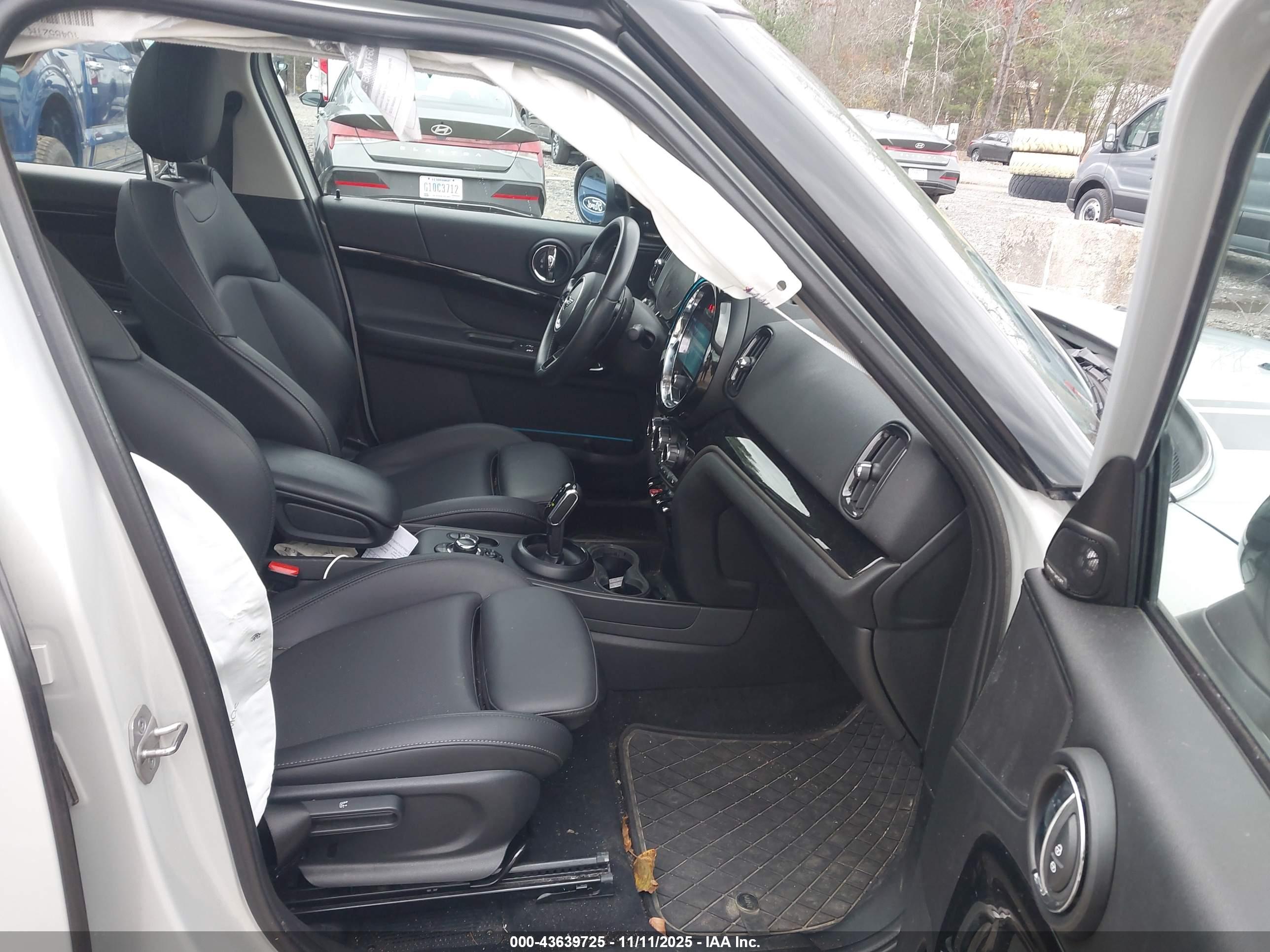 MINI COUNTRYMAN image 5