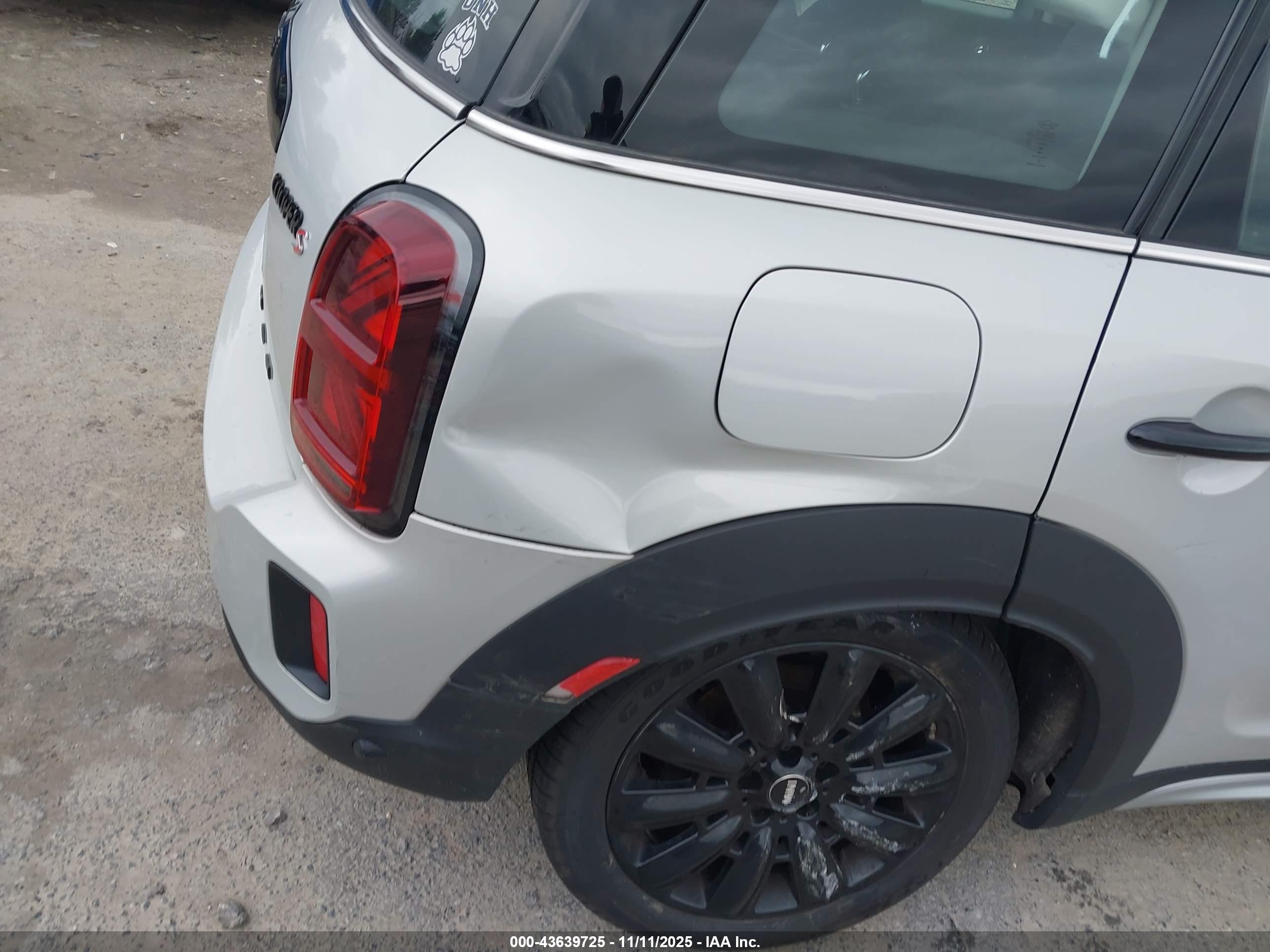 MINI COUNTRYMAN image 6