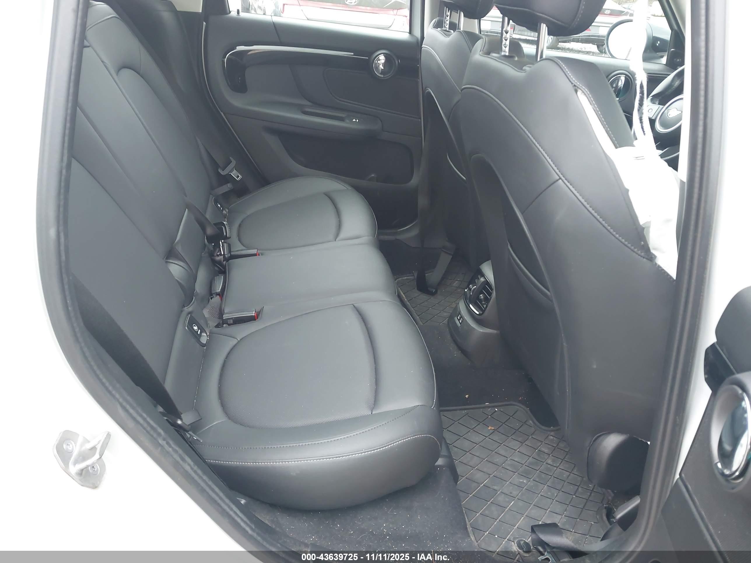 MINI COUNTRYMAN image 8
