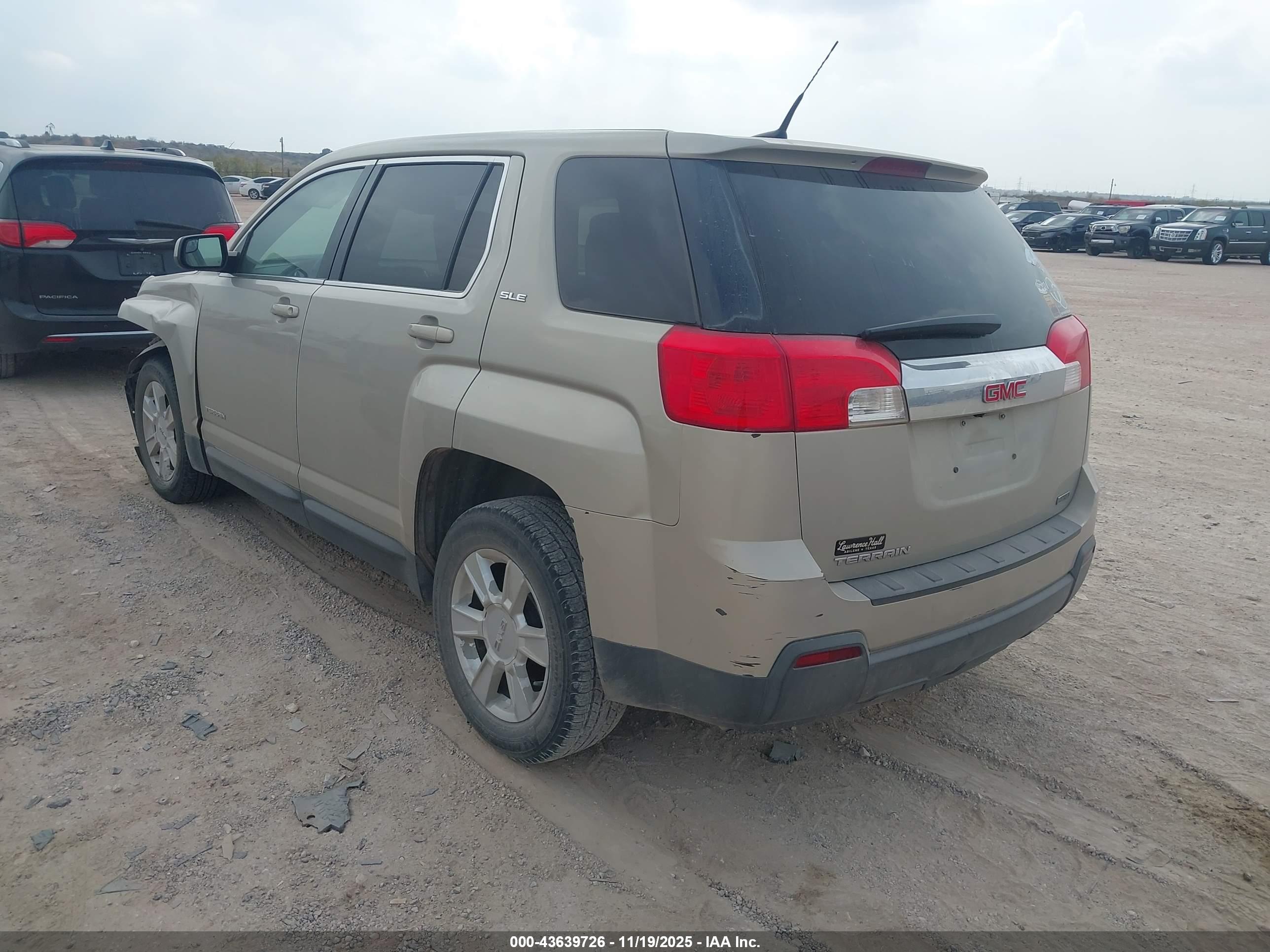 GMC TERRAIN image 3