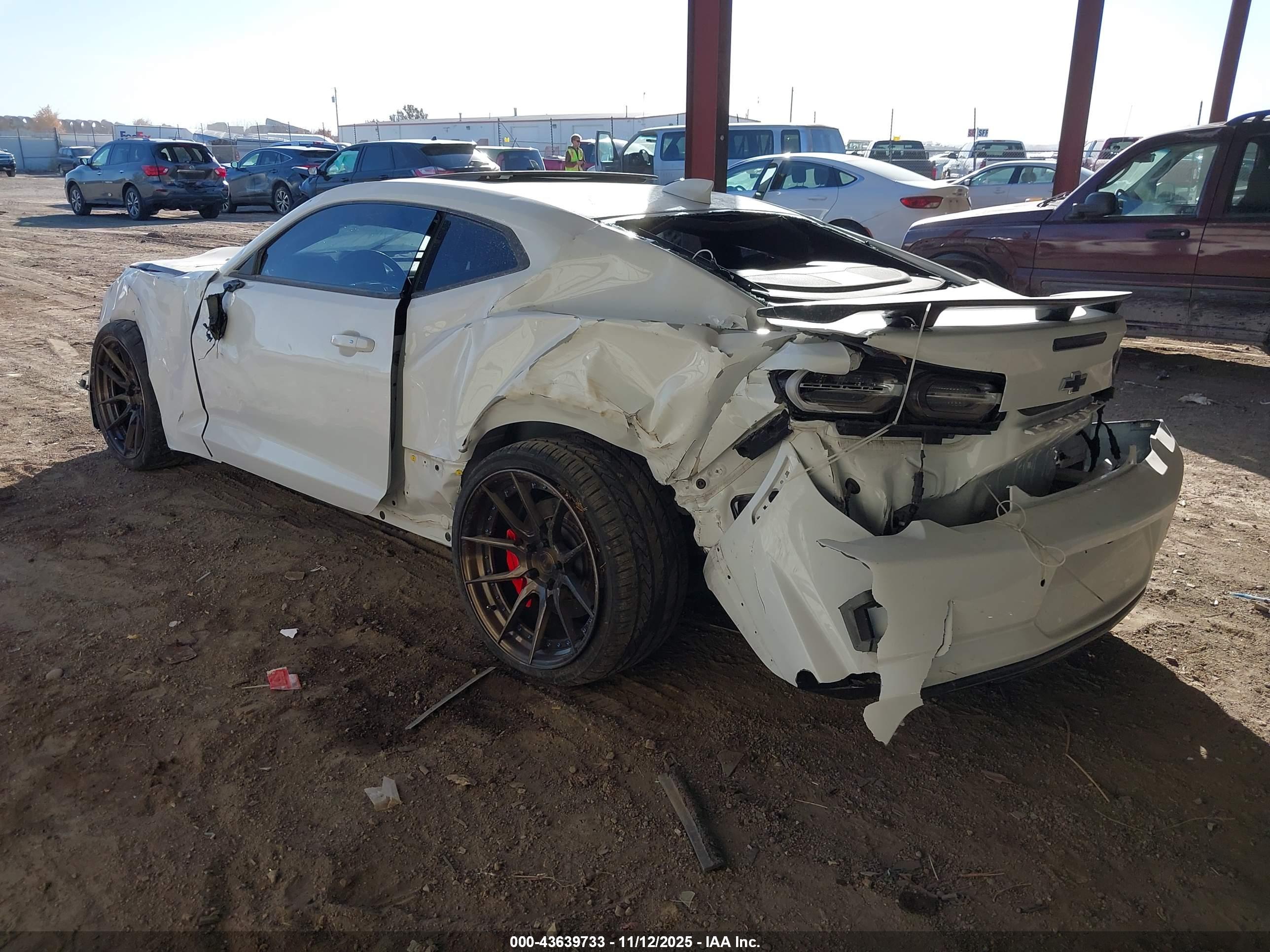 CHEVROLET CAMARO image 3