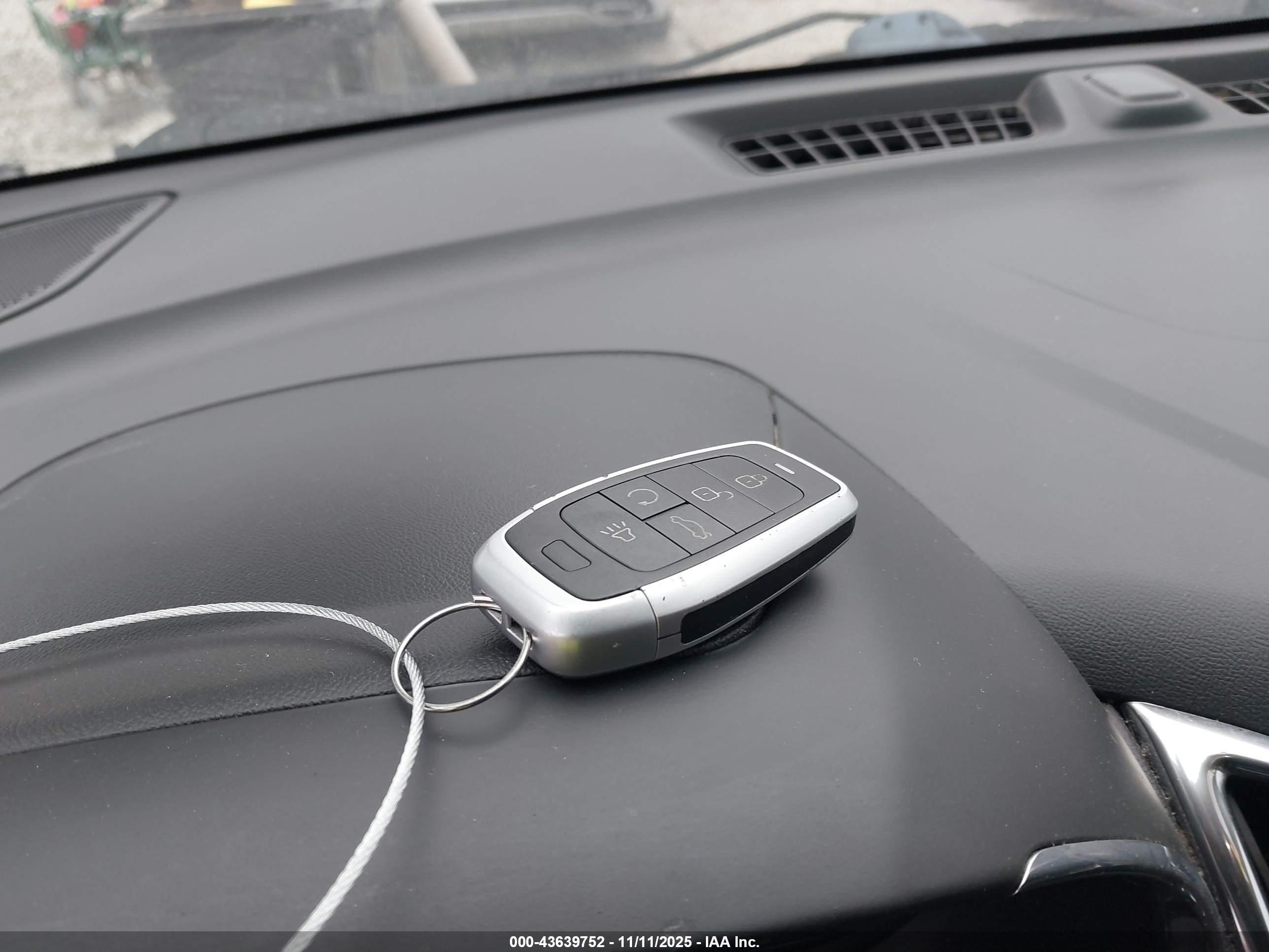 CHEVROLET EQUINOX image 11