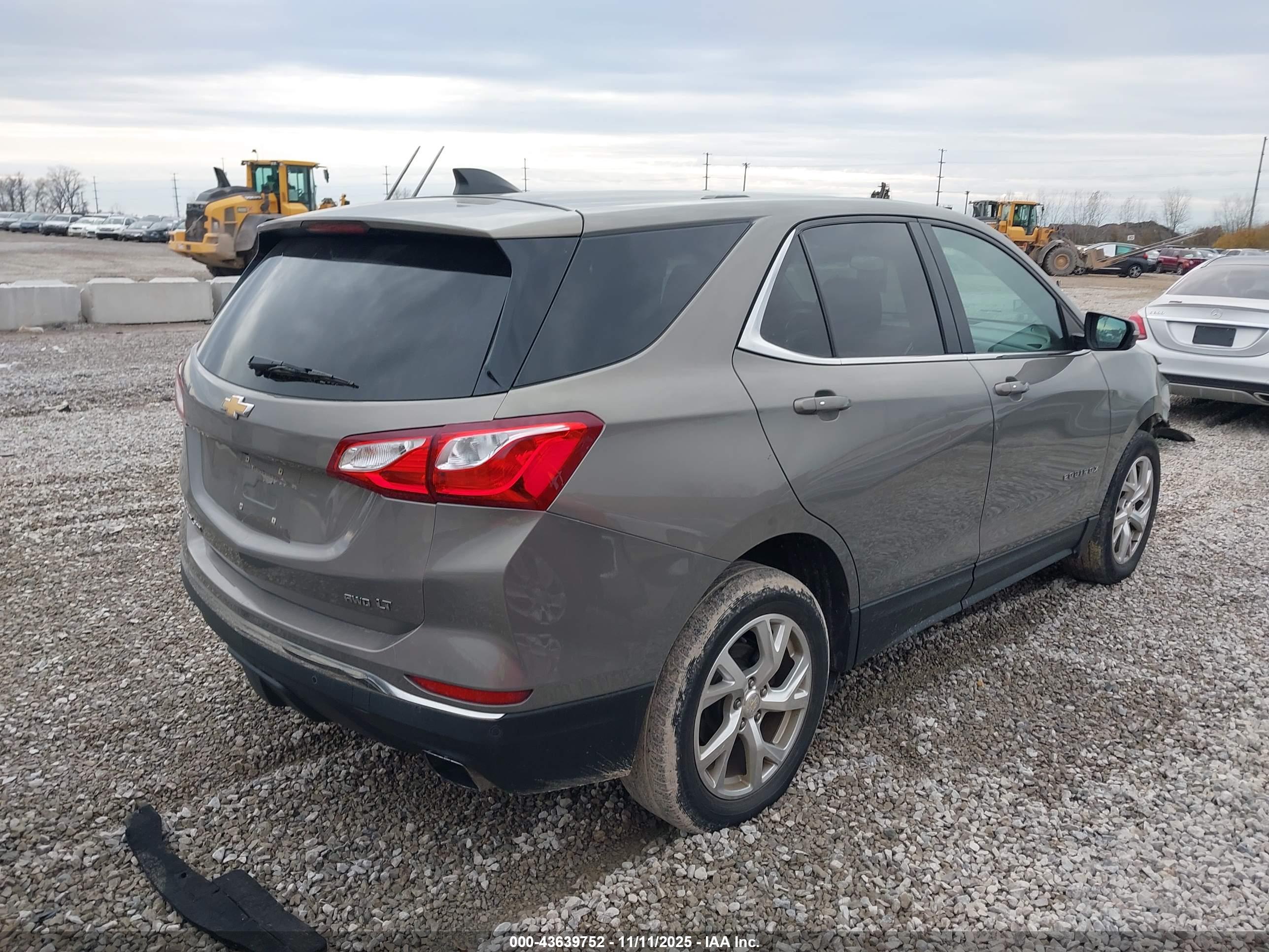 CHEVROLET EQUINOX image 4