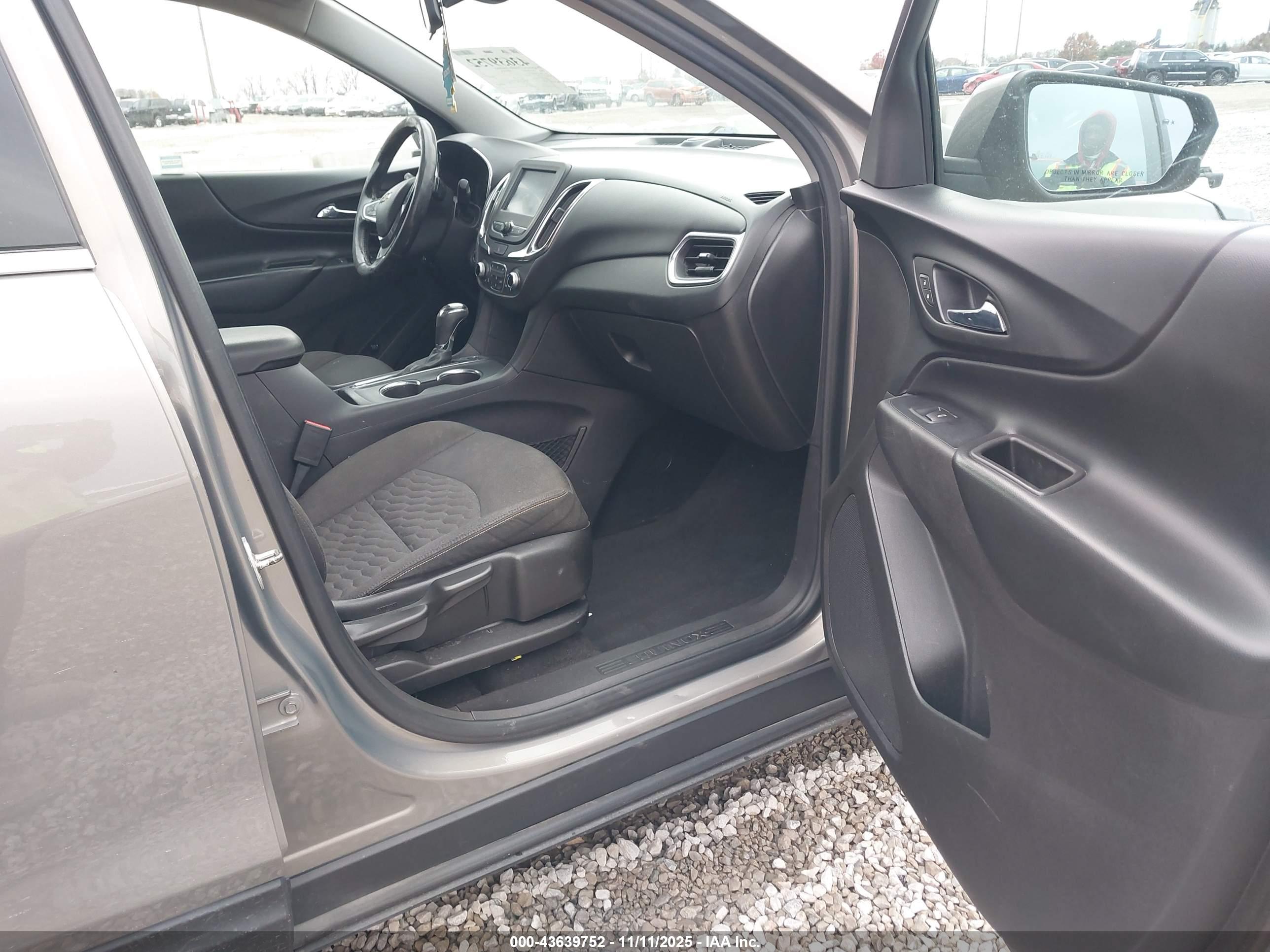 CHEVROLET EQUINOX image 5