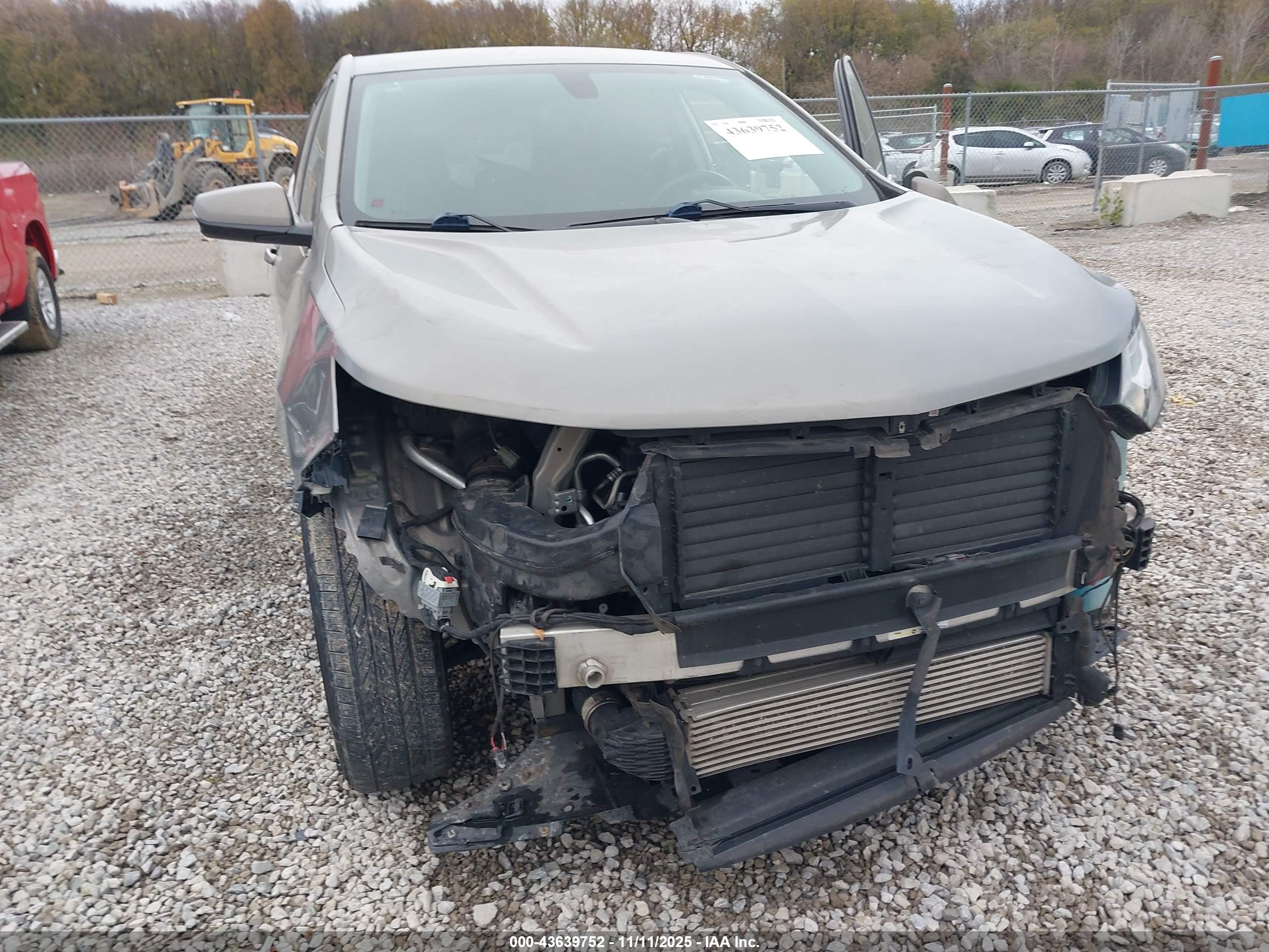 CHEVROLET EQUINOX image 6