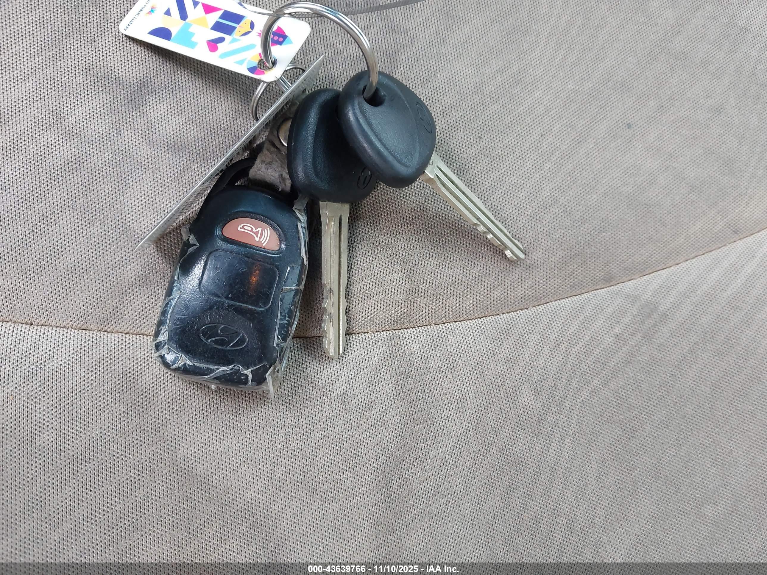 HYUNDAI ELANTRA image 11