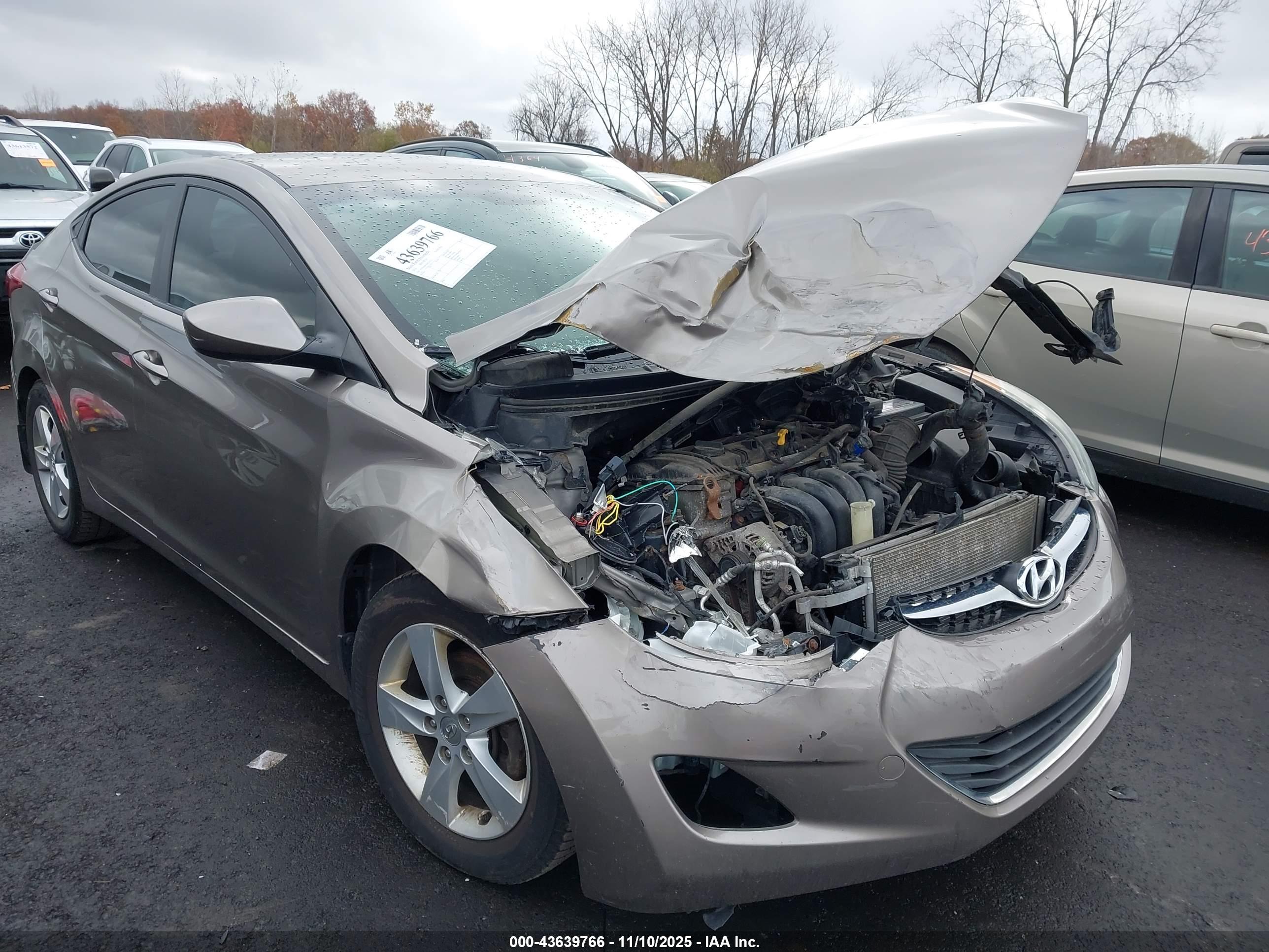 HYUNDAI ELANTRA image 6