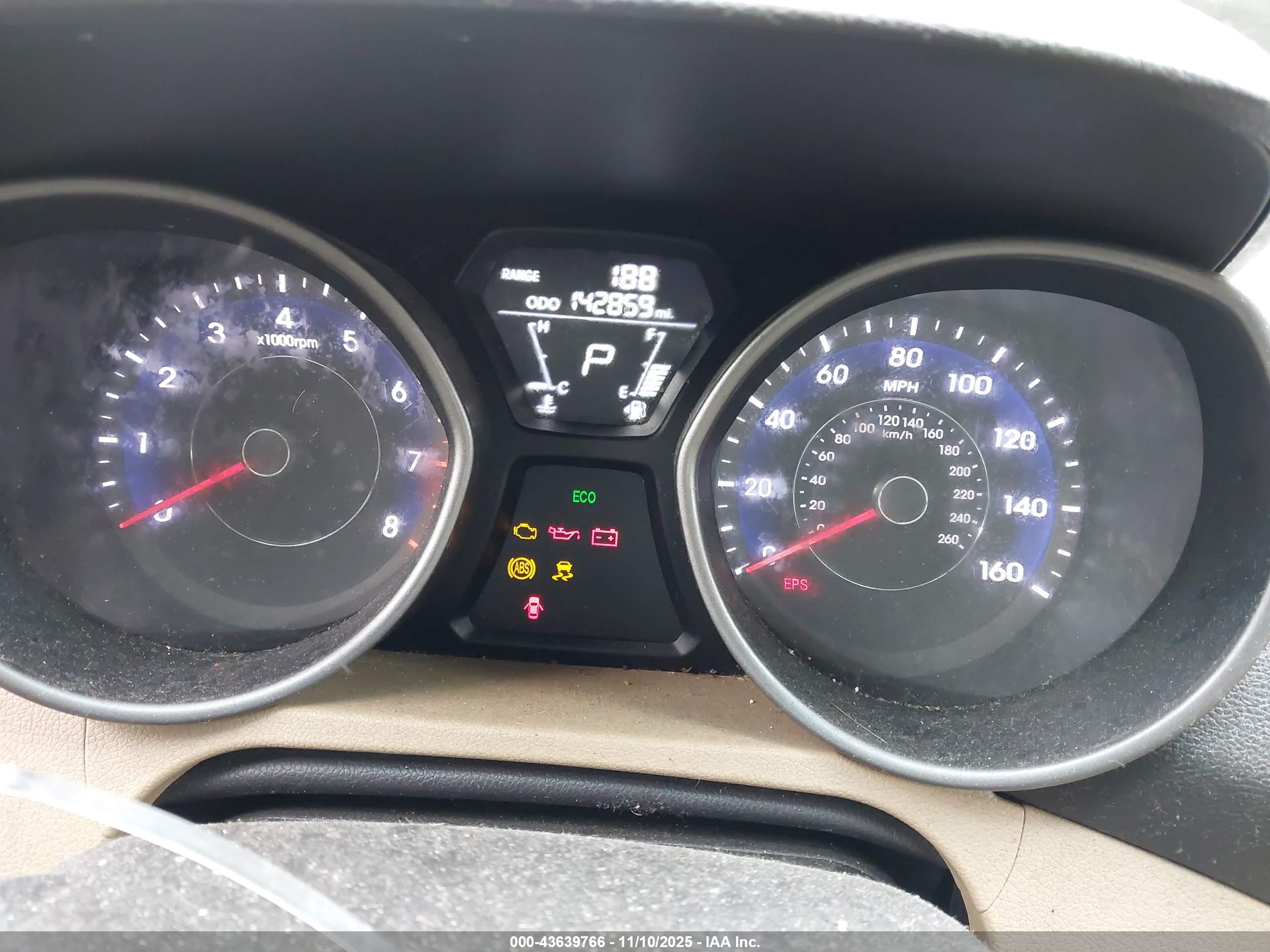 HYUNDAI ELANTRA image 7