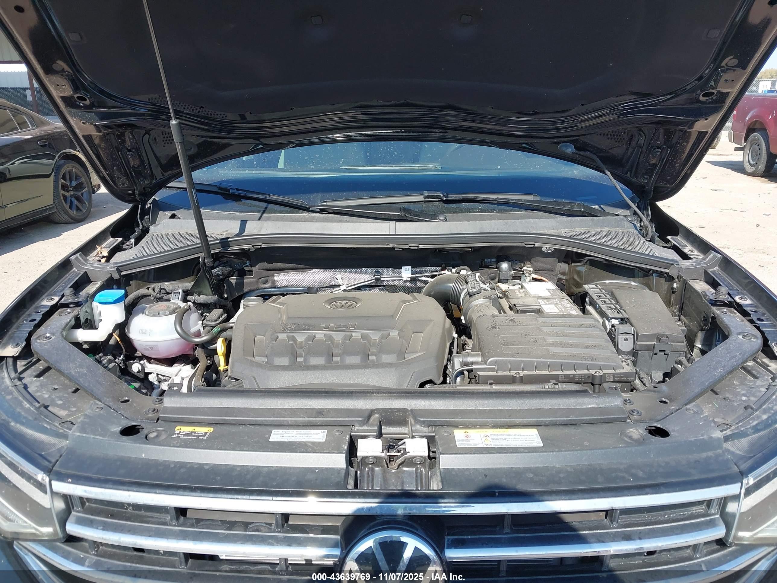 VOLKSWAGEN TIGUAN image 10