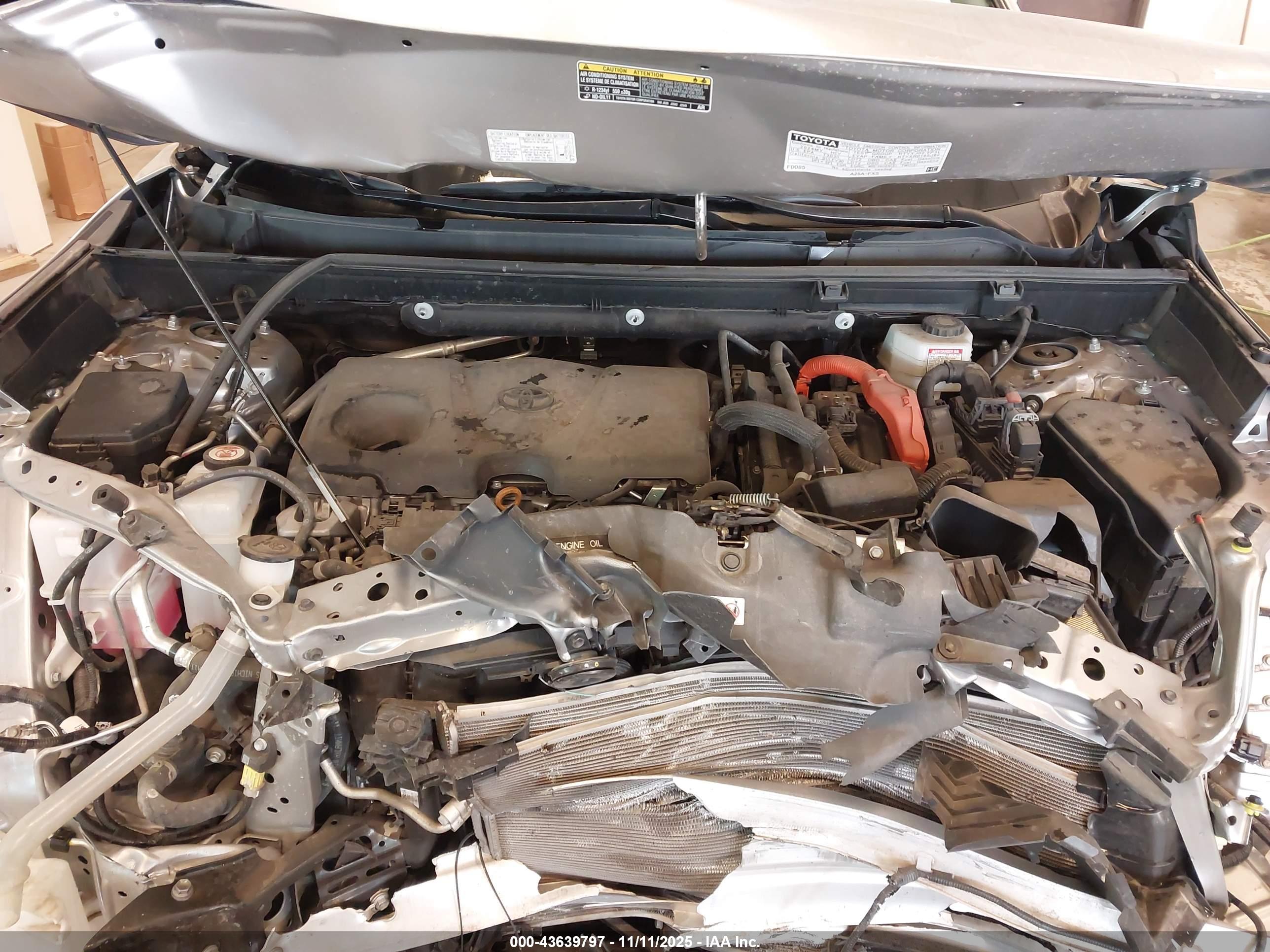 TOYOTA RAV4 image 10