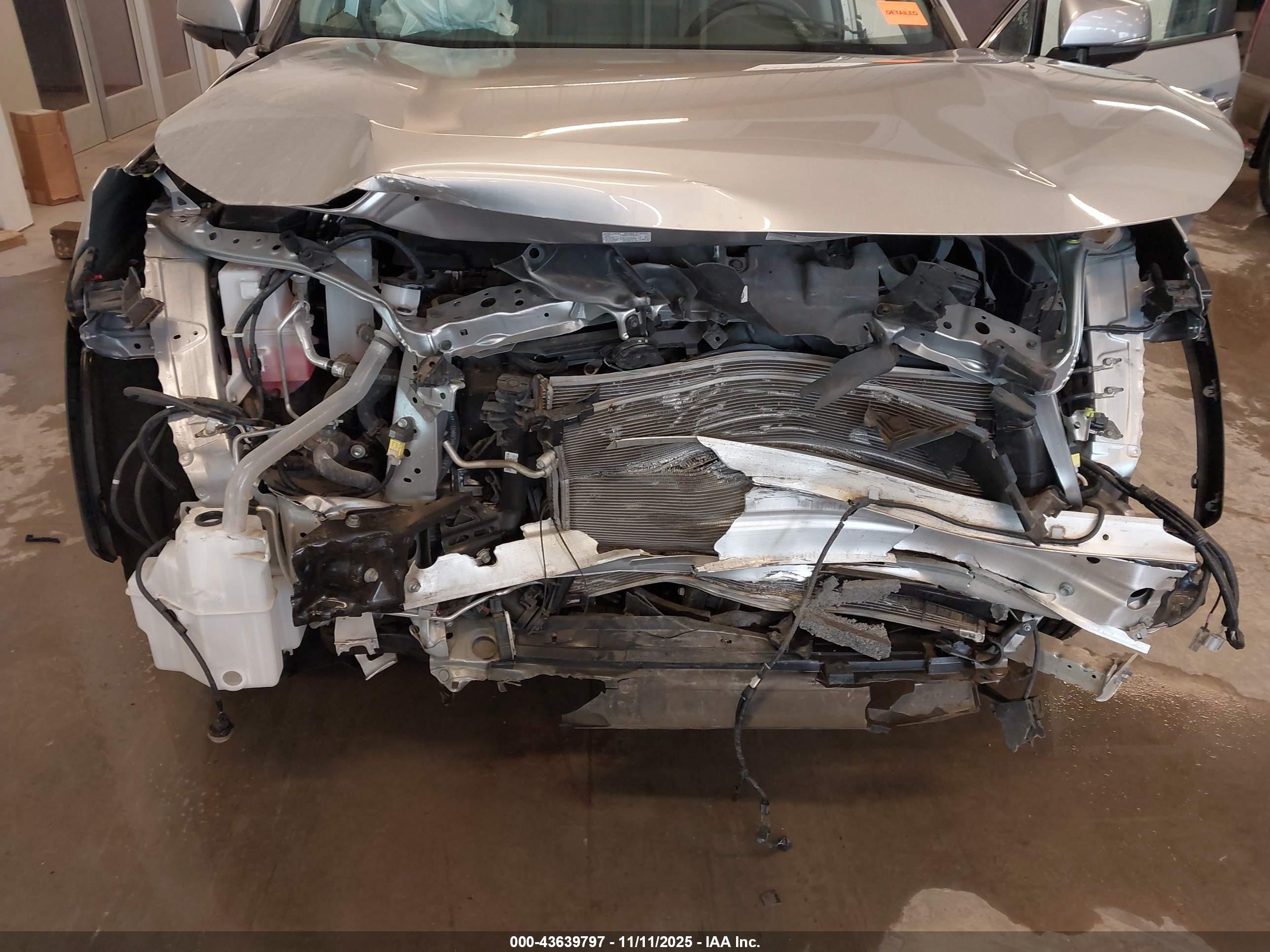 TOYOTA RAV4 image 6