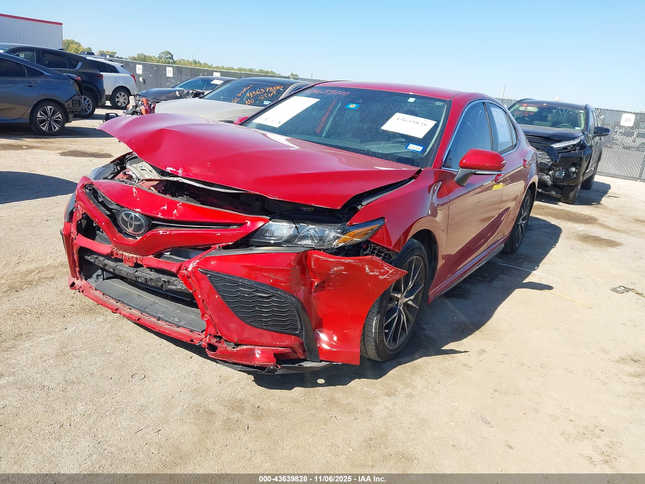 TOYOTA CAMRY image 2