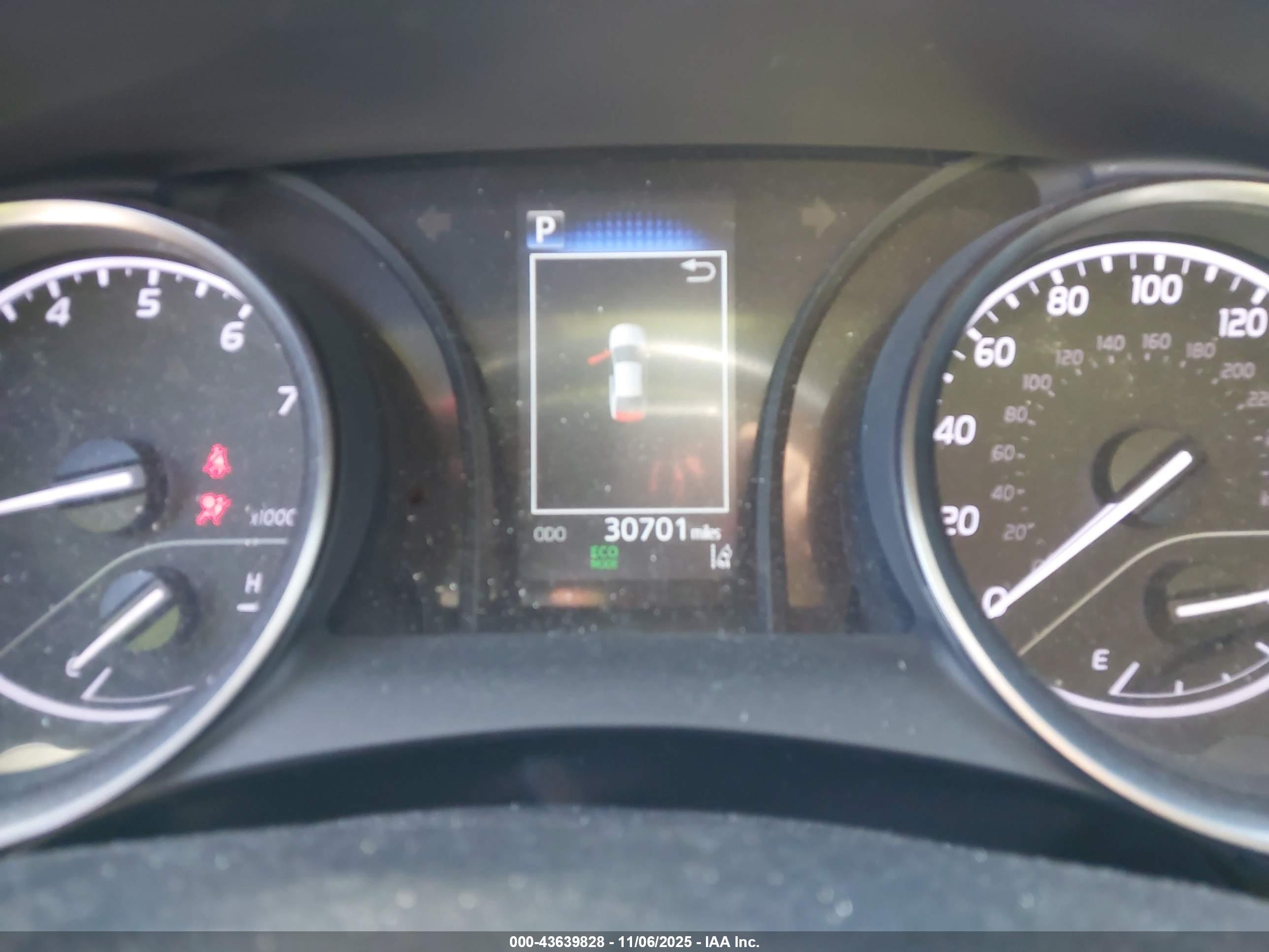 TOYOTA CAMRY image 7