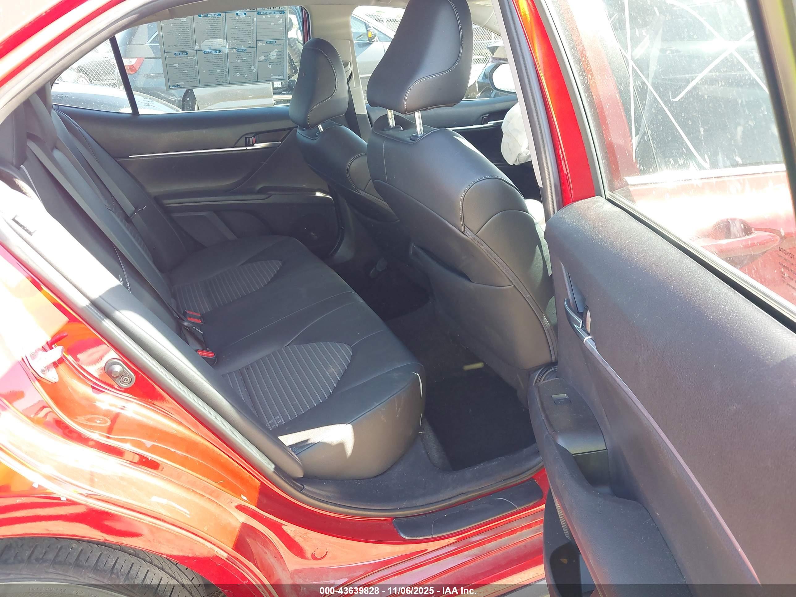 TOYOTA CAMRY image 8
