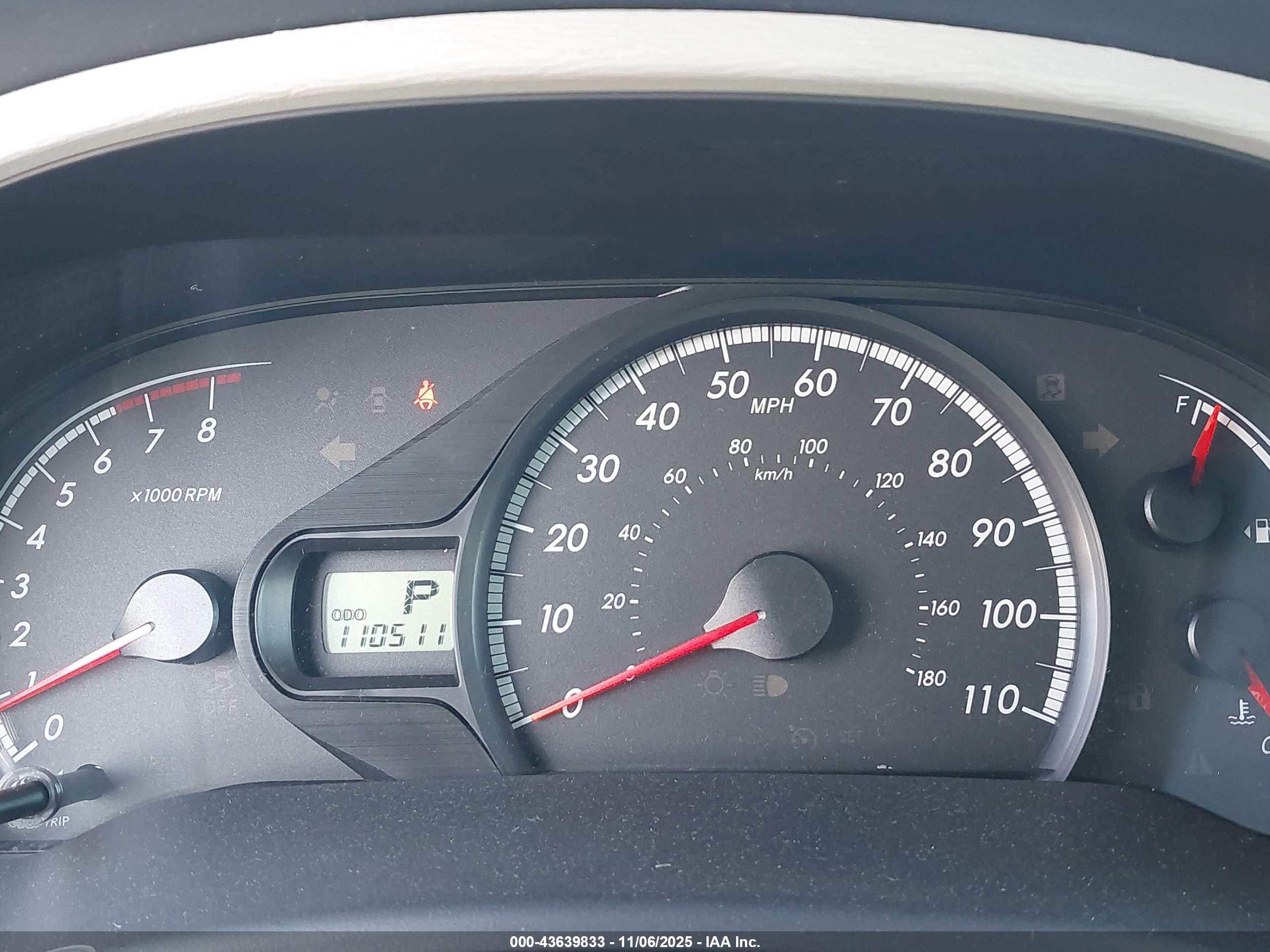 TOYOTA SIENNA image 7
