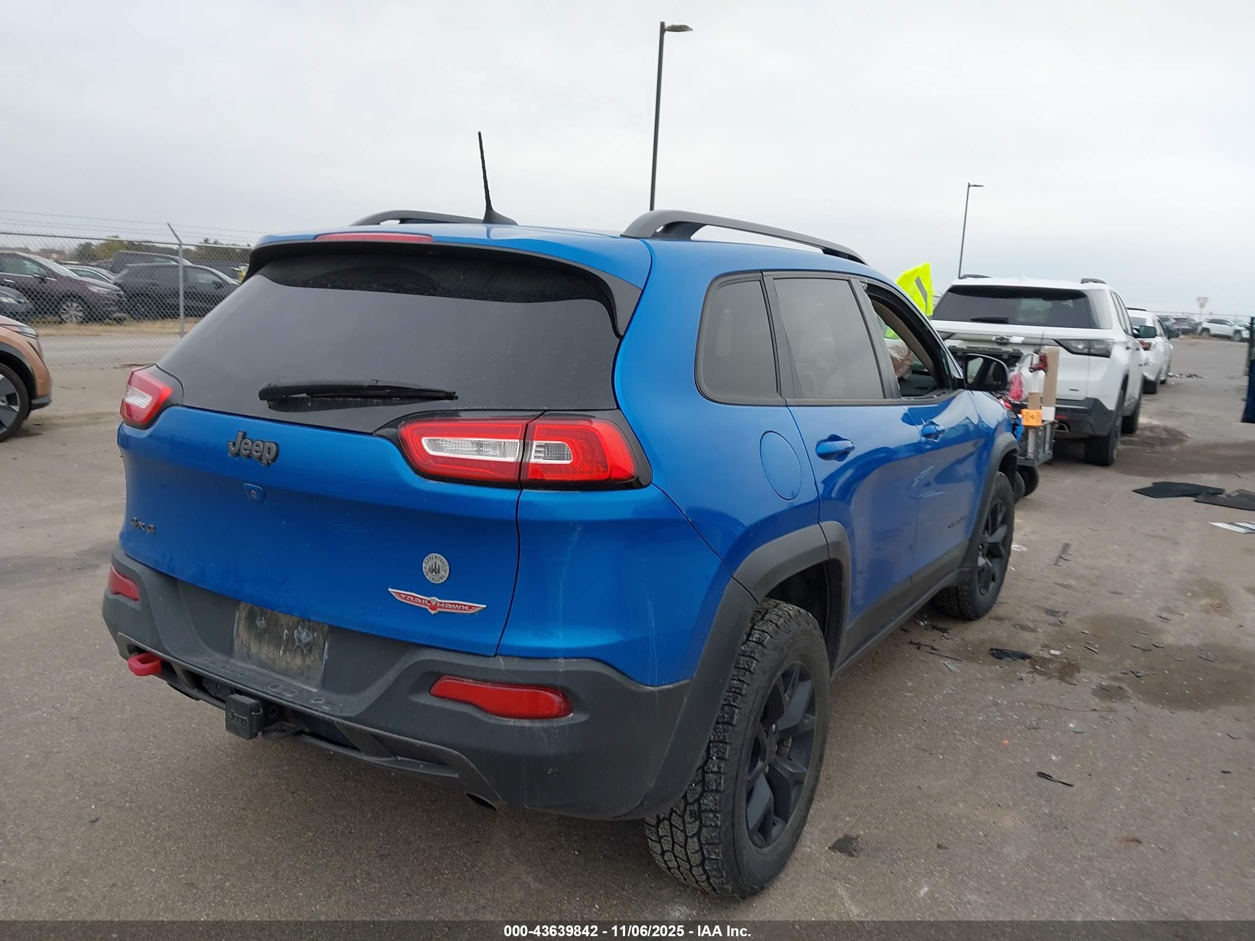 JEEP CHEROKEE image 4