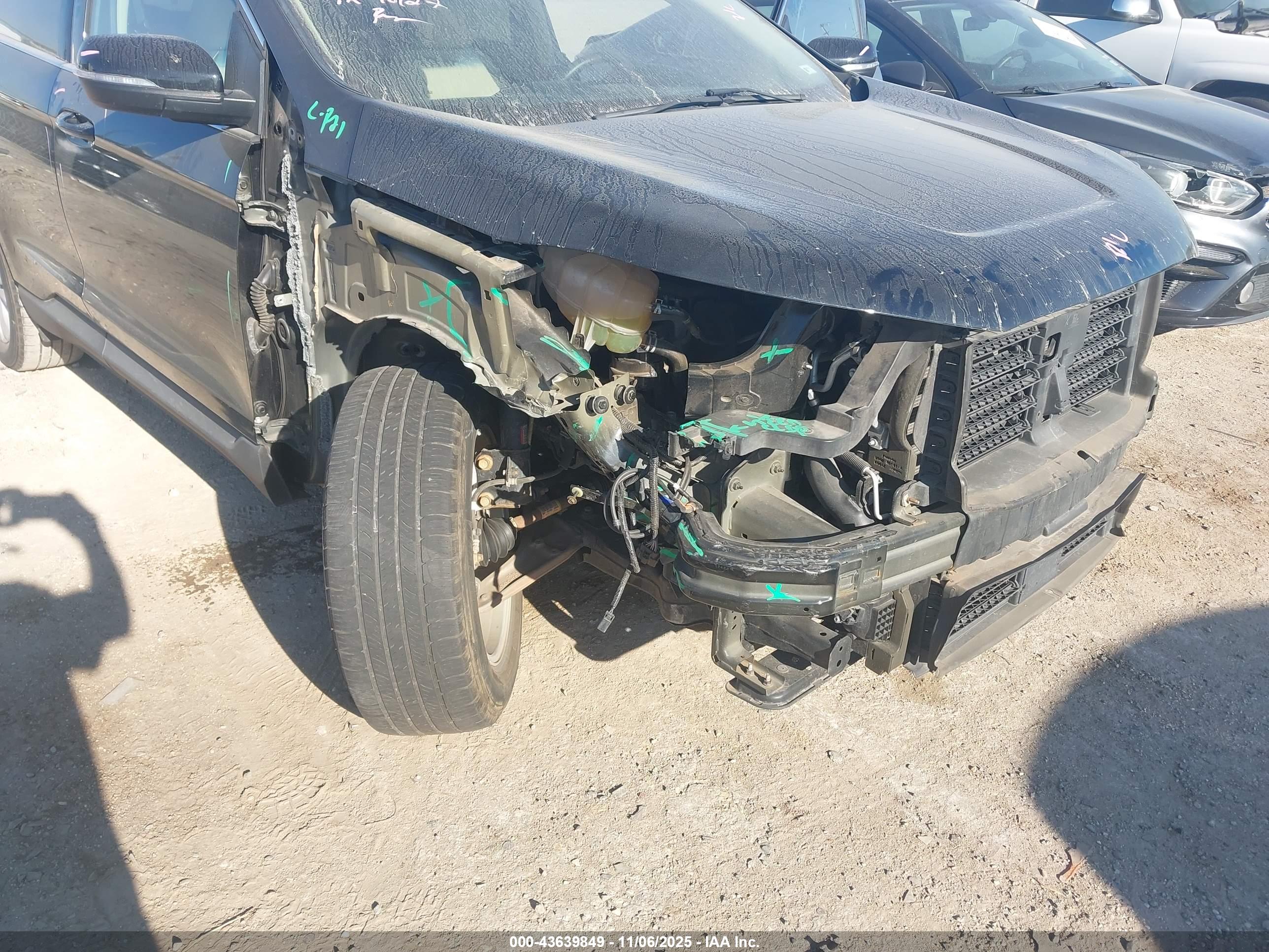 FORD EDGE image 6