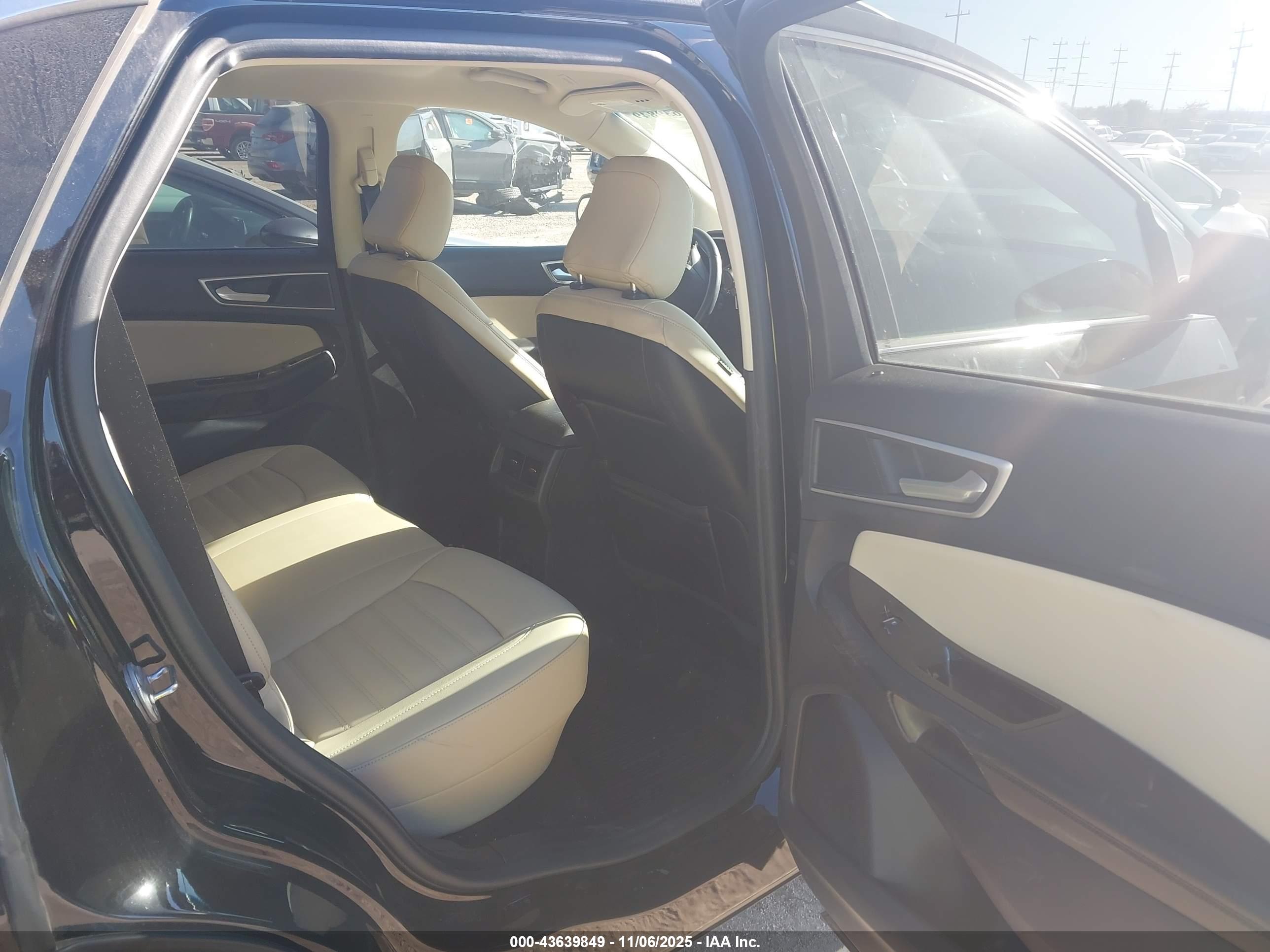 FORD EDGE image 8